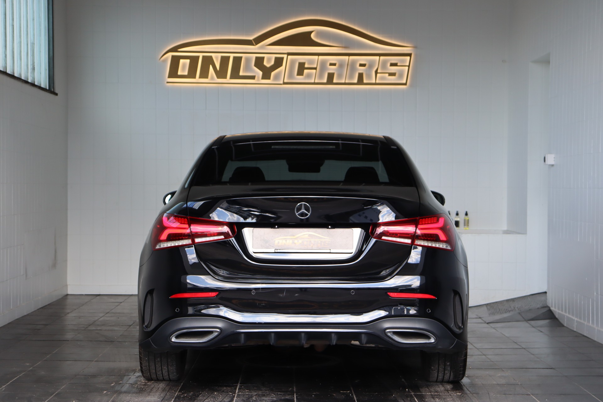 MERCEDES-BENZ A 250 4Matic AMG Line 4Matic 7G-DCT-image-3