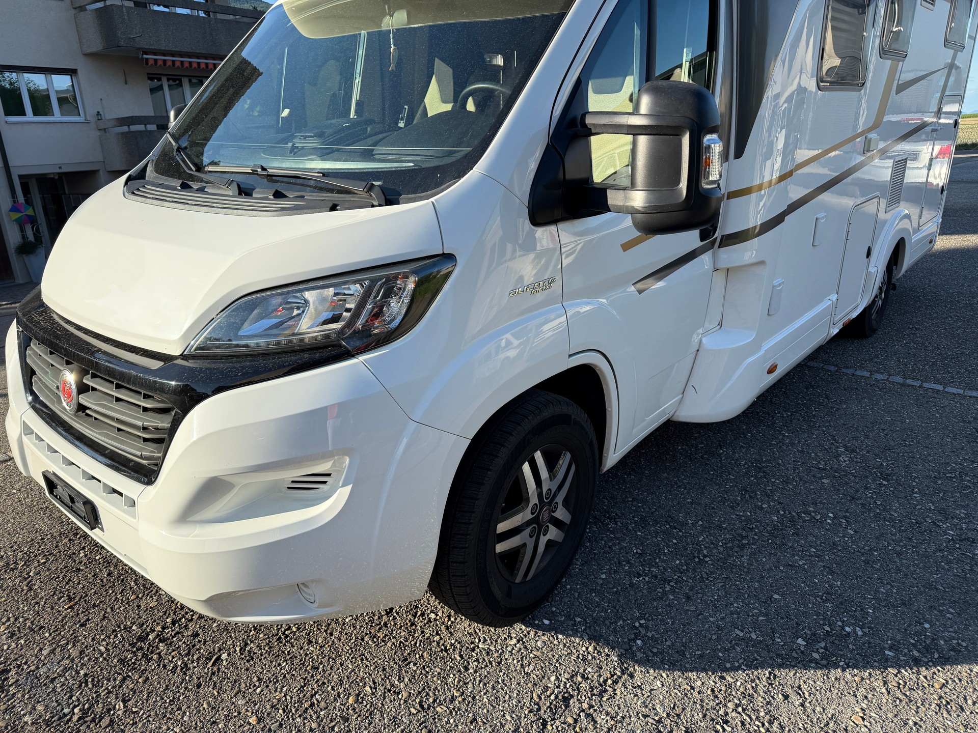 EURA MOBIL 695 EB