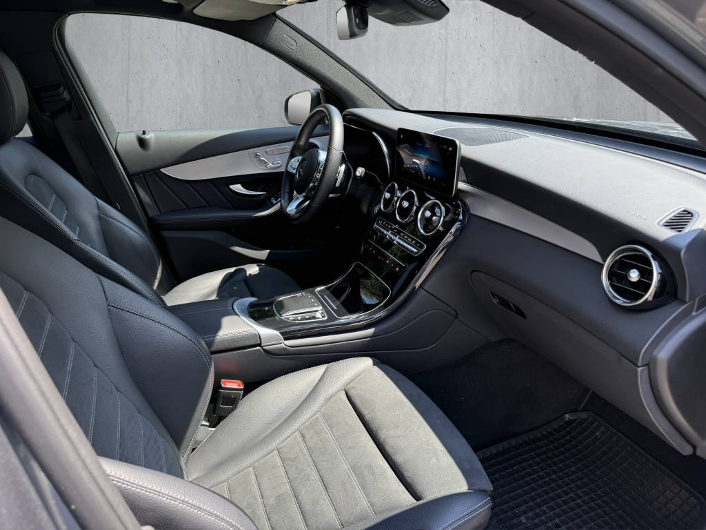 MERCEDES-BENZ GLC 200 AMG Line 4m-image-10