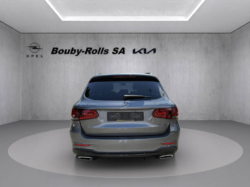 MERCEDES-BENZ GLC 200 AMG Line 4m-image-4