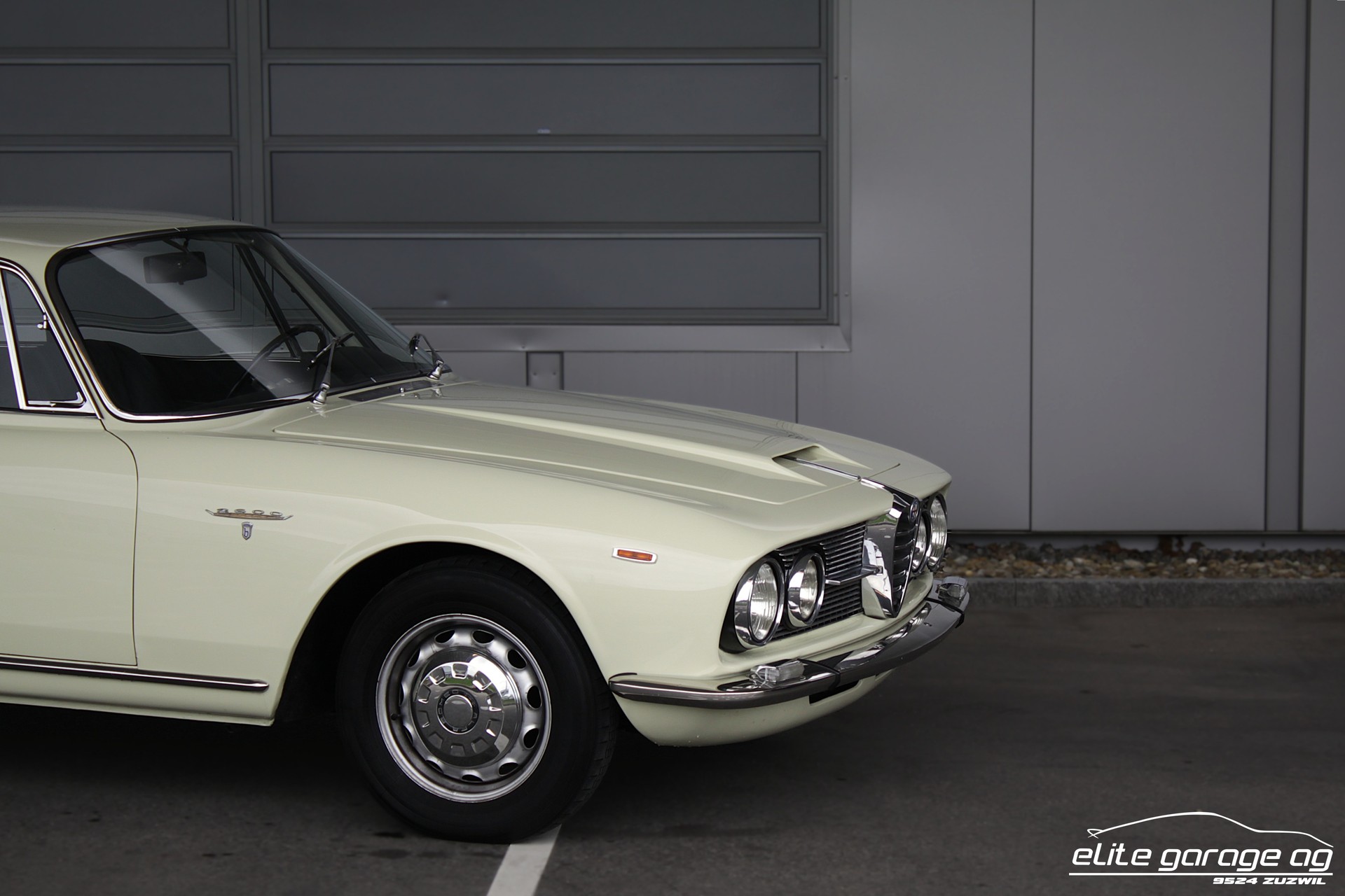 ALFA ROMEO 2600 Sprint VETERANENGEPRÜFT-image-8