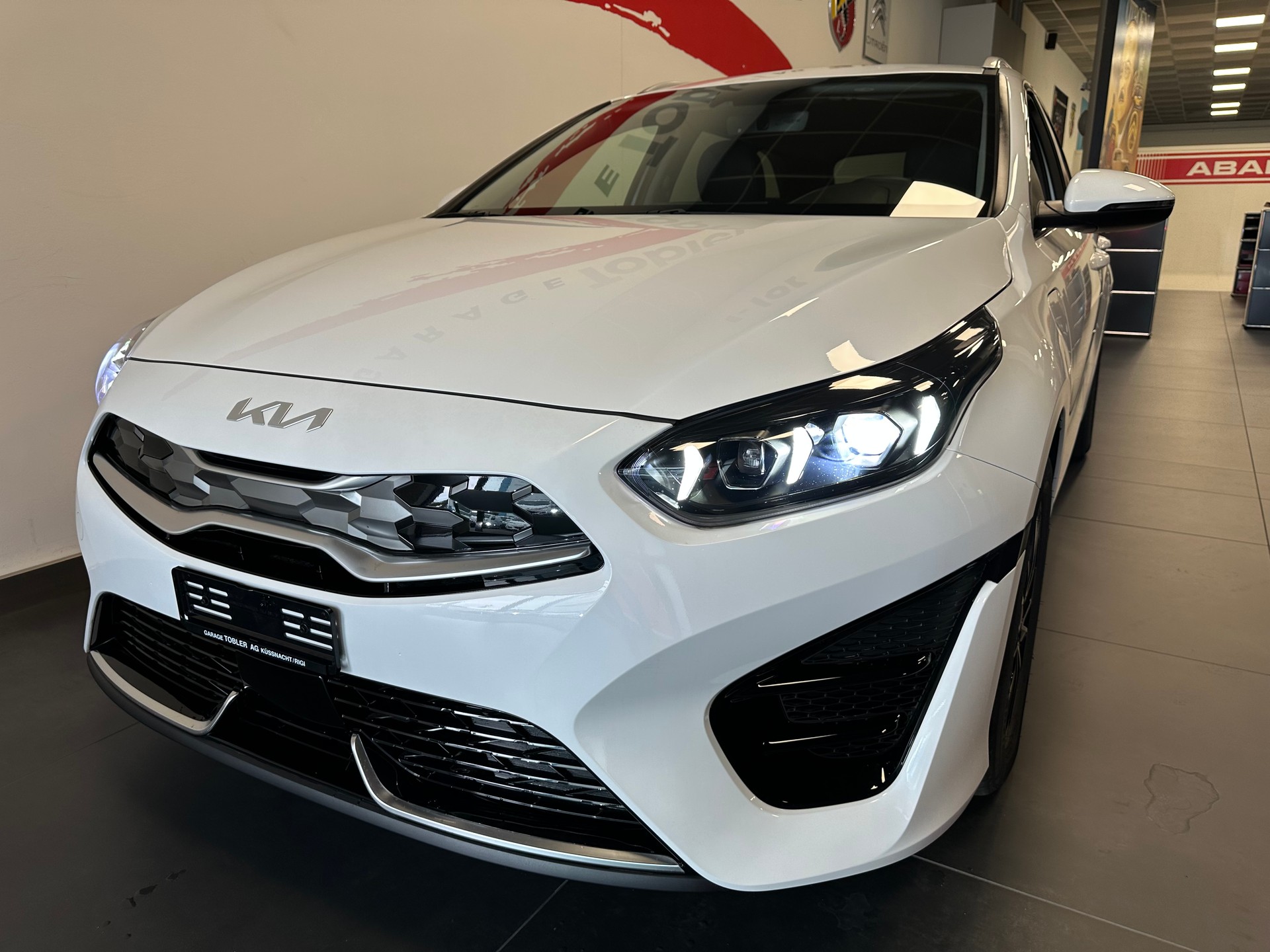 KIA Ceed Sportswagon 1.6 GDi Plug-in Hybrid Power DCT-image-6