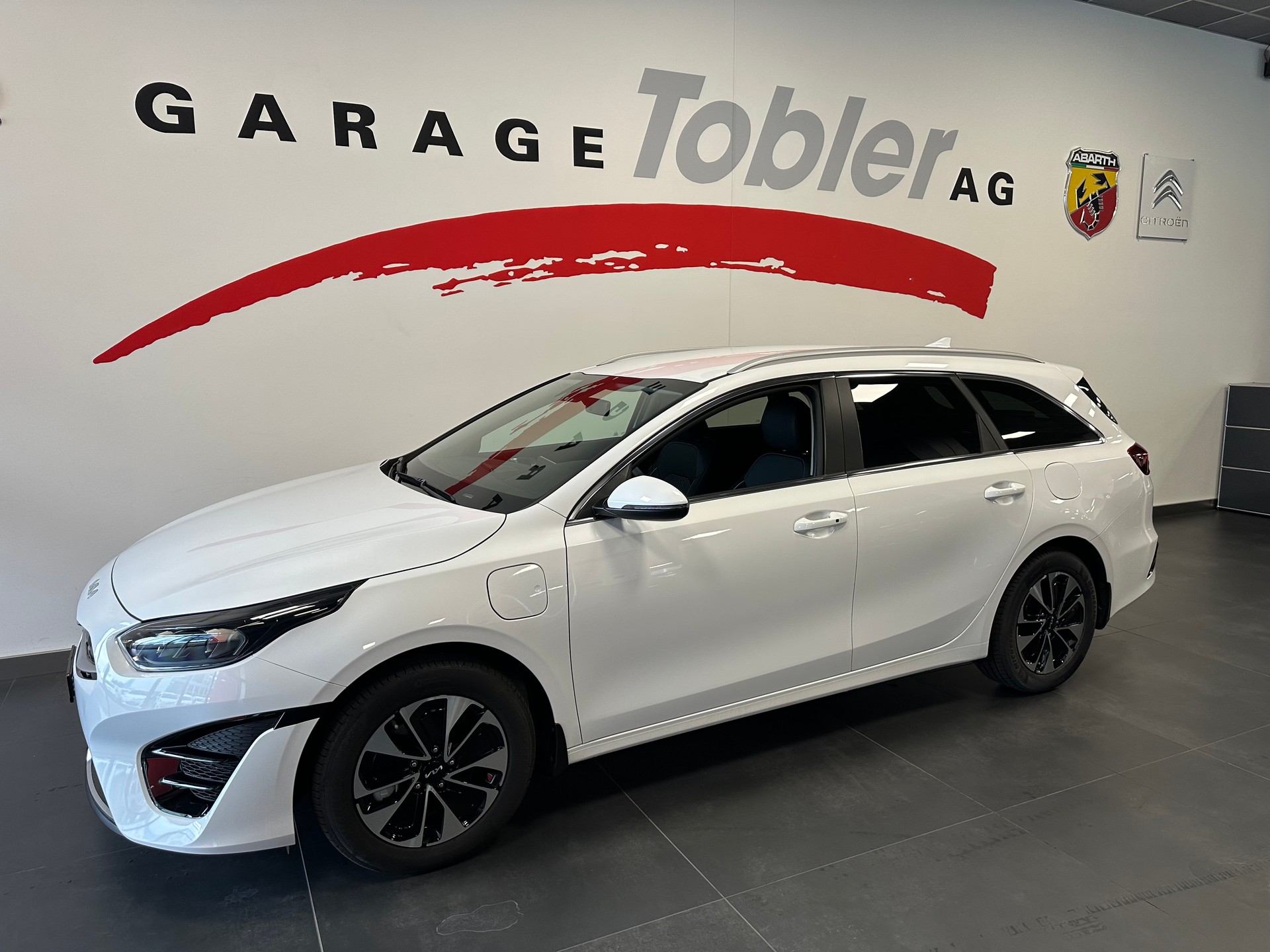 KIA Ceed Sportswagon 1.6 GDi Plug-in Hybrid Power DCT-image-3