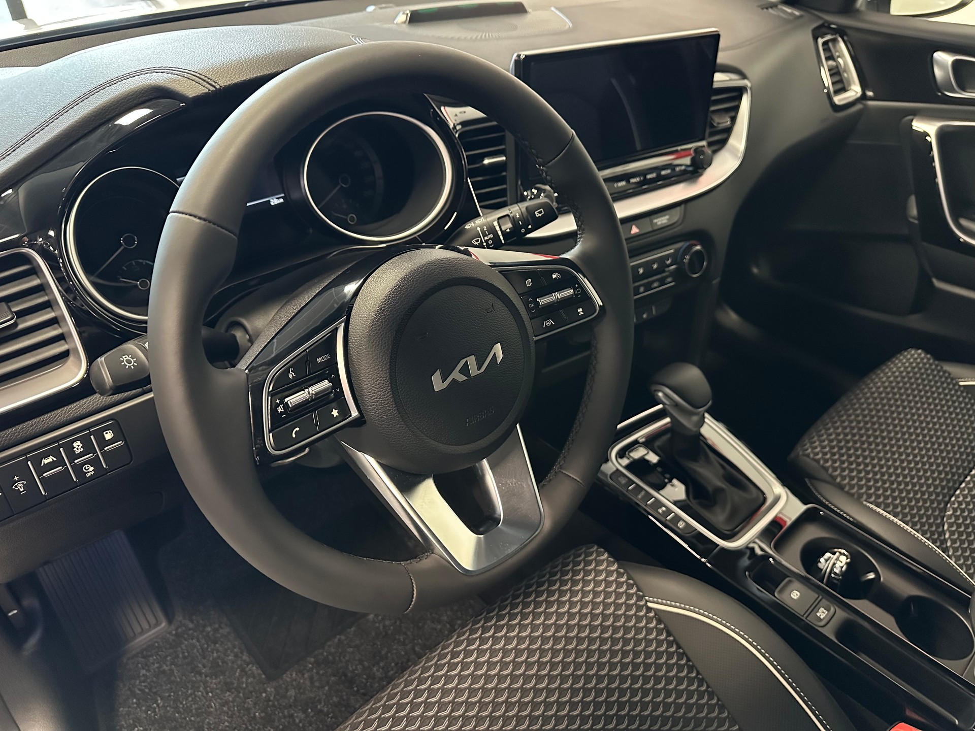 KIA Ceed Sportswagon 1.6 GDi Plug-in Hybrid Power DCT-image-8