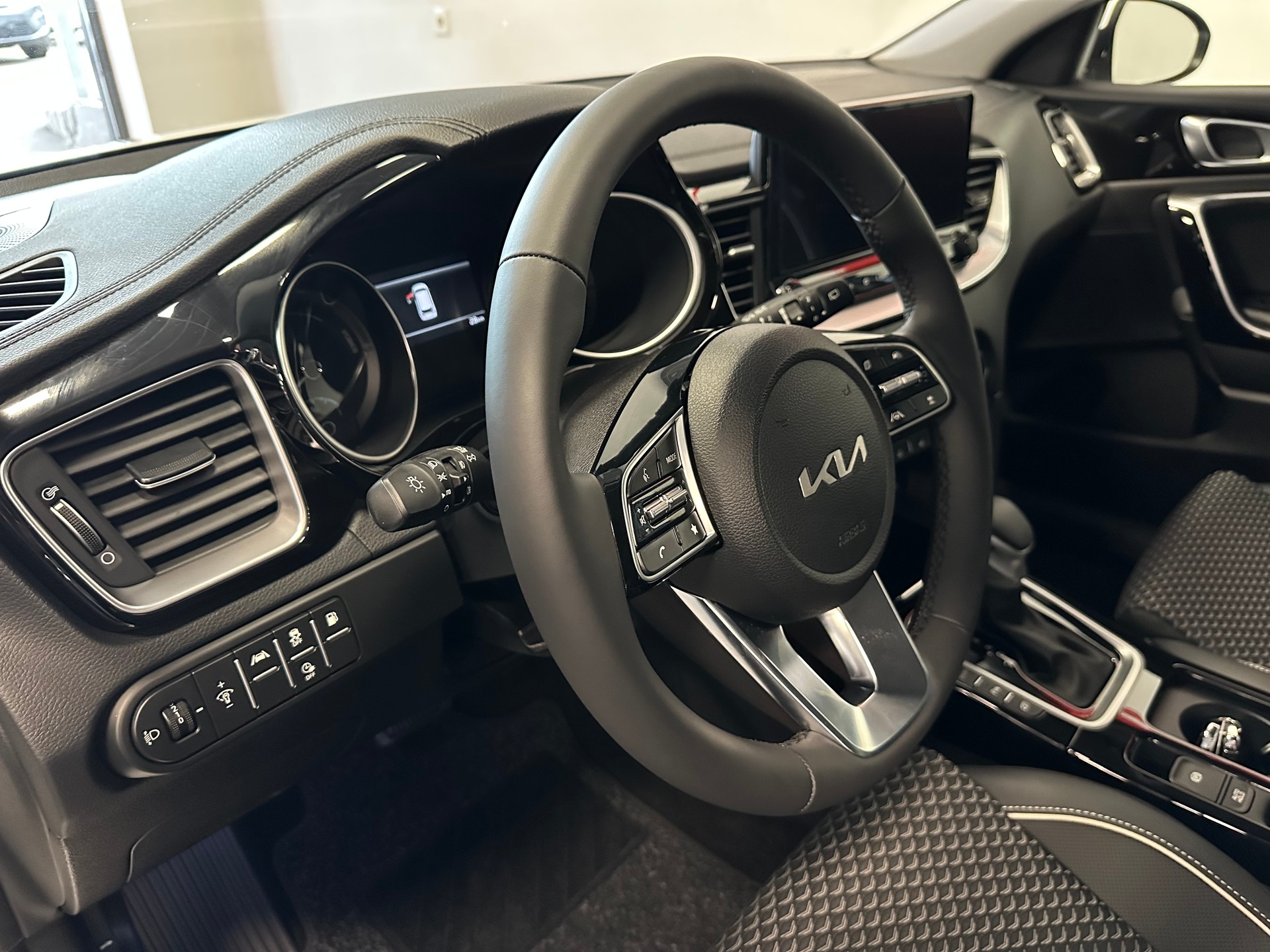 KIA Ceed Sportswagon 1.6 GDi Plug-in Hybrid Power DCT-image-9