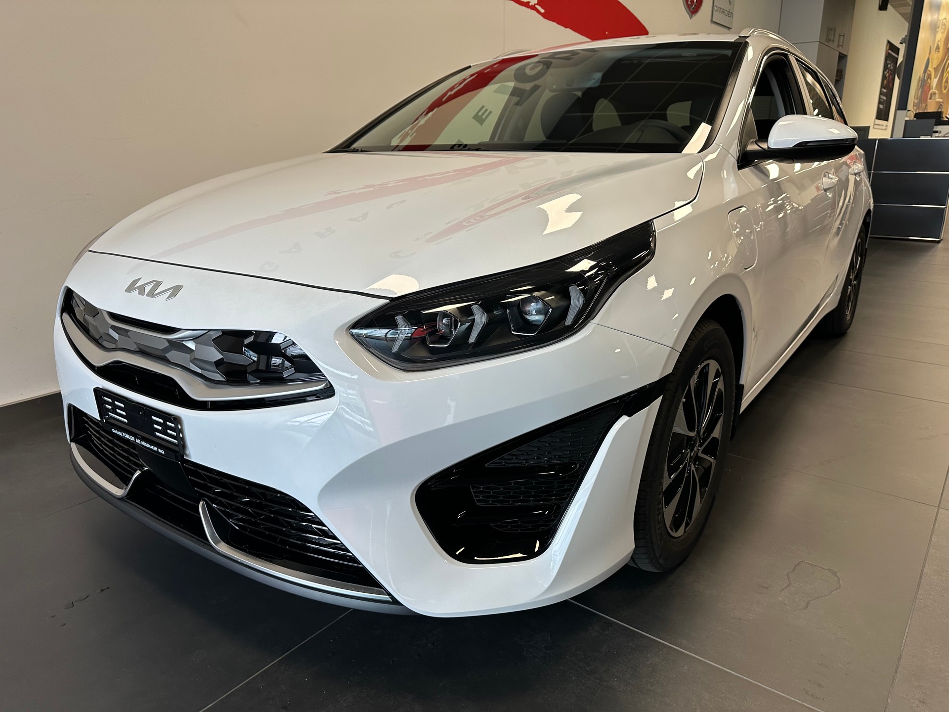 KIA Ceed Sportswagon 1.6 GDi Plug-in Hybrid Power DCT-image-5