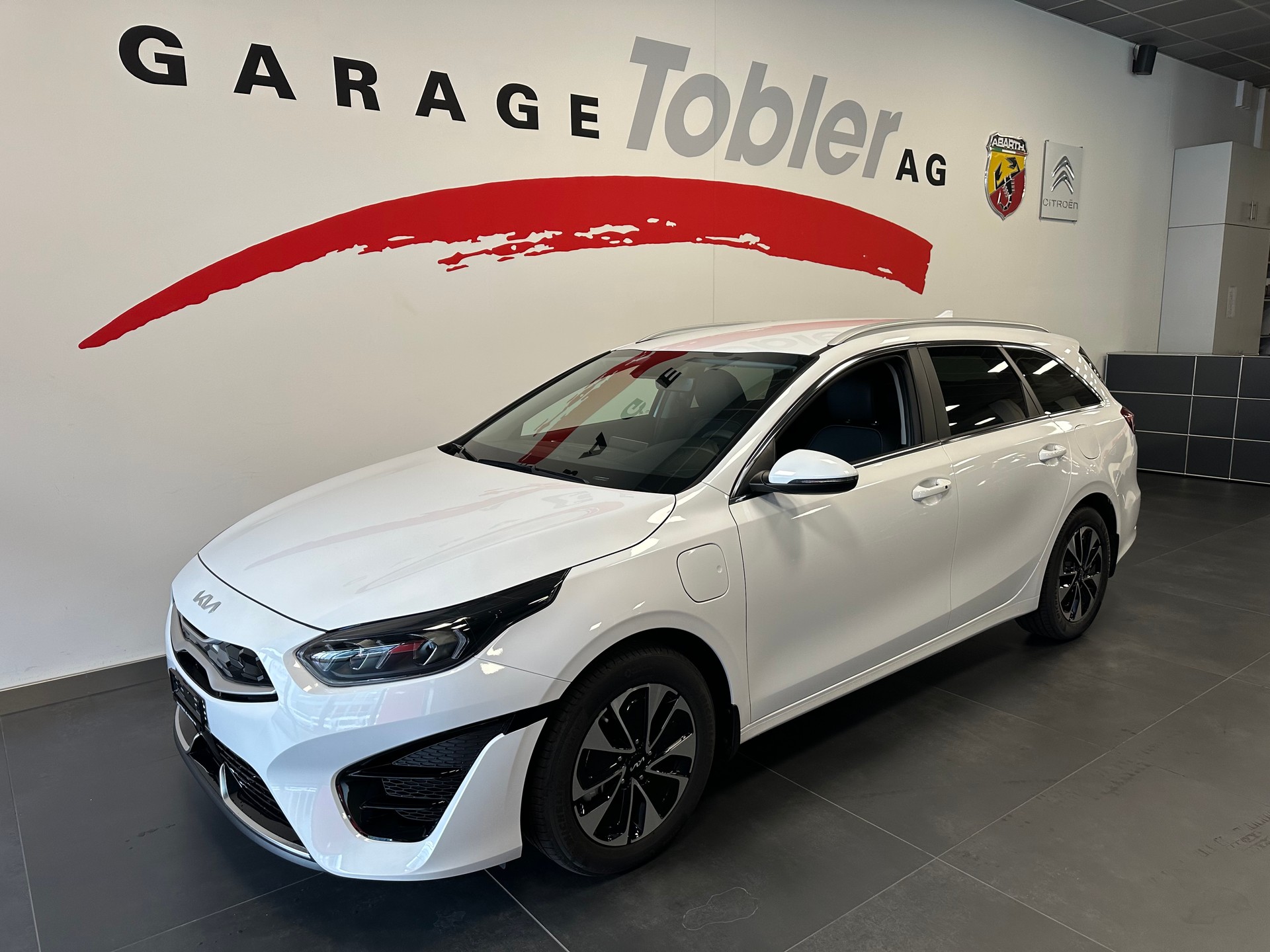 KIA Ceed Sportswagon 1.6 GDi Plug-in Hybrid Power DCT-image-1