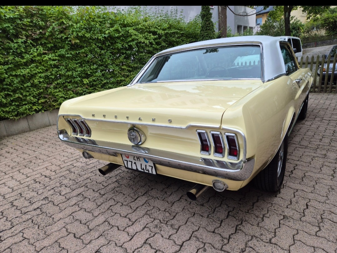 FORD Mustang GT V8-image-2