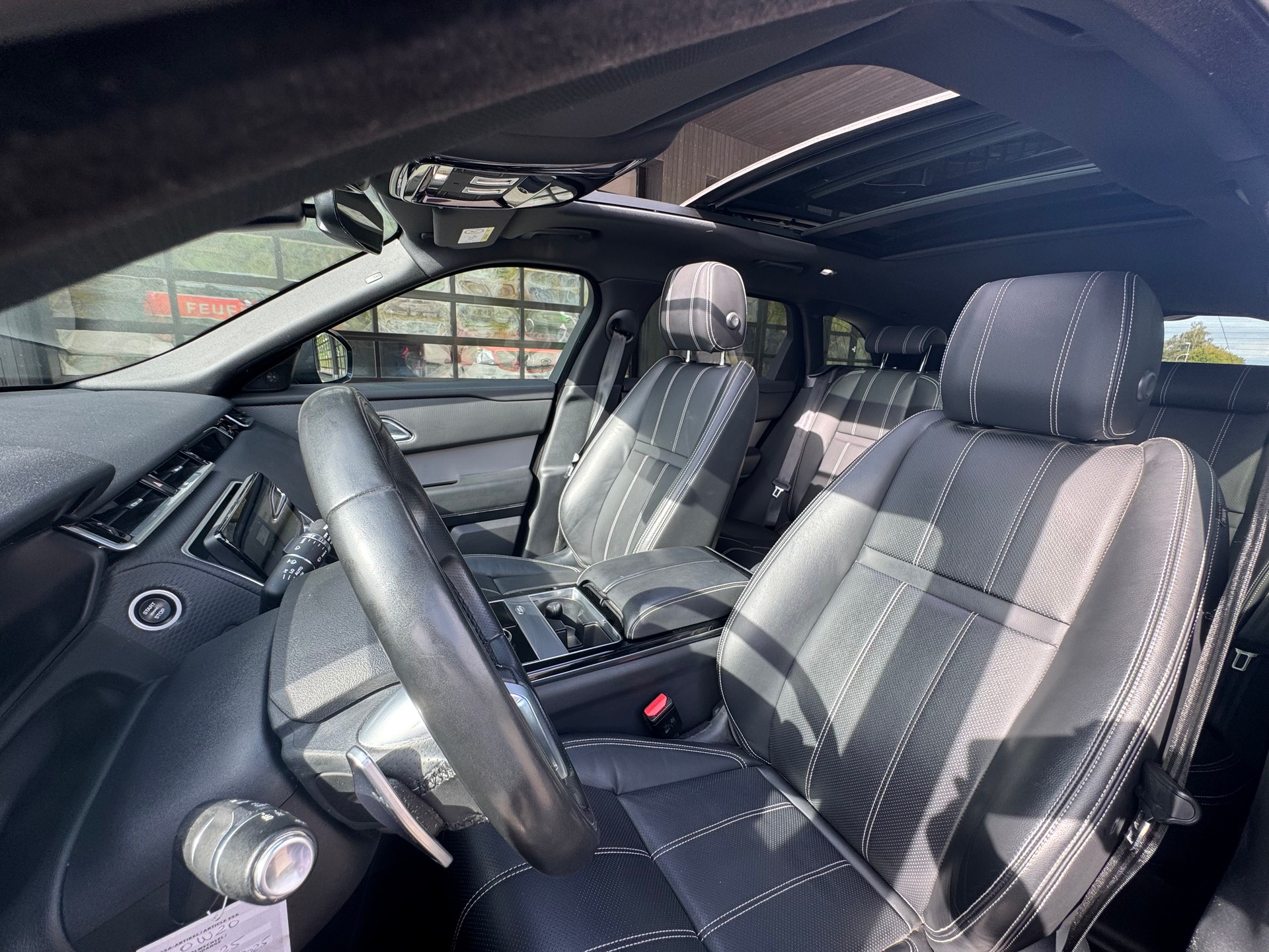 LAND ROVER Velar R-Dynamic P250 HSE | 8-fach | MFK | Heud Up | Keyless Go | AHK | Panoramadach | Kamera | CH Auto | 8-fach |-image-4