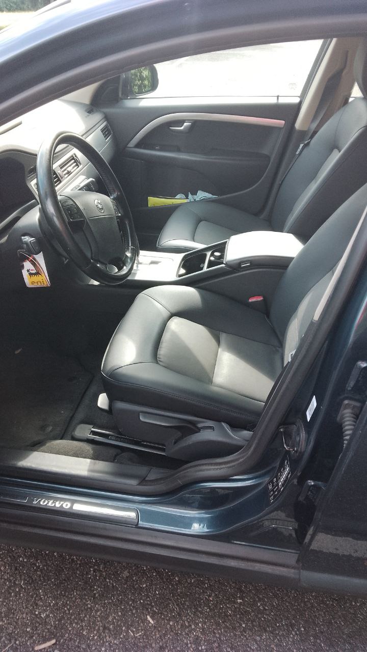 VOLVO V70 D5 AWD Kinetic Geartronic-image-4