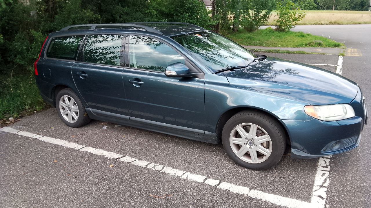 VOLVO V70 D5 AWD Kinetic Geartronic-image-1