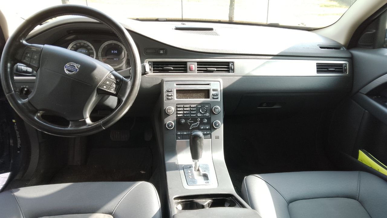 VOLVO V70 D5 AWD Kinetic Geartronic-image-6