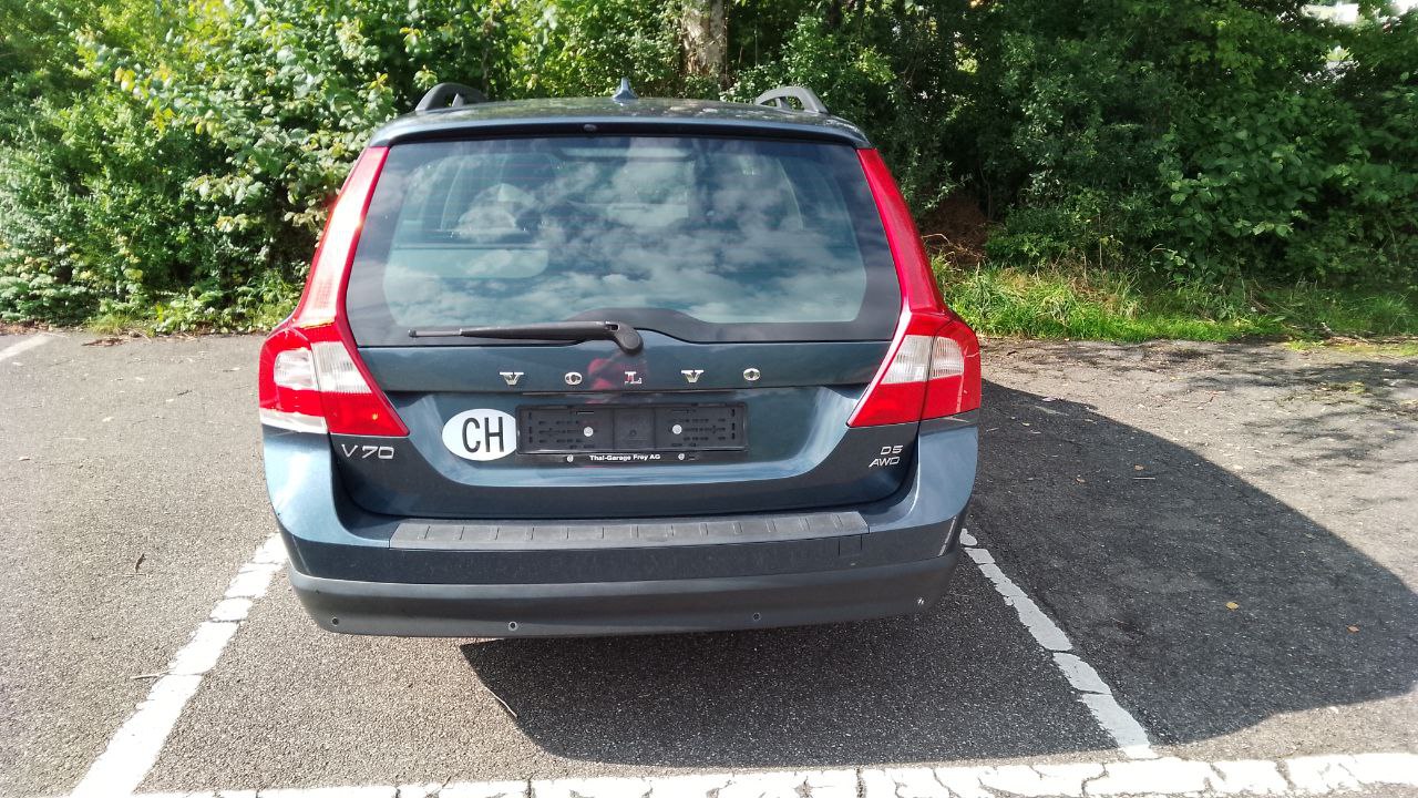 VOLVO V70 D5 AWD Kinetic Geartronic-image-3