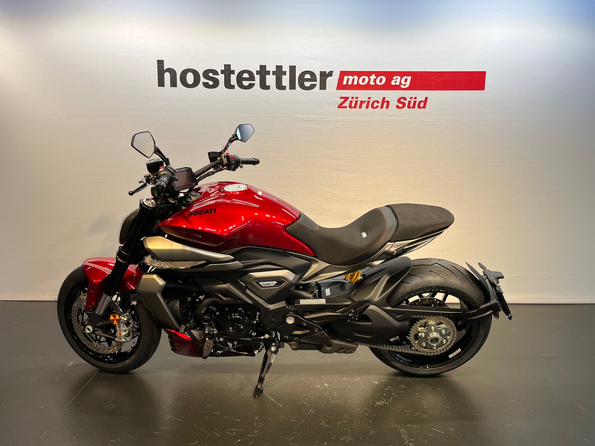 DUCATI X Diavel V4-showroom-element-3