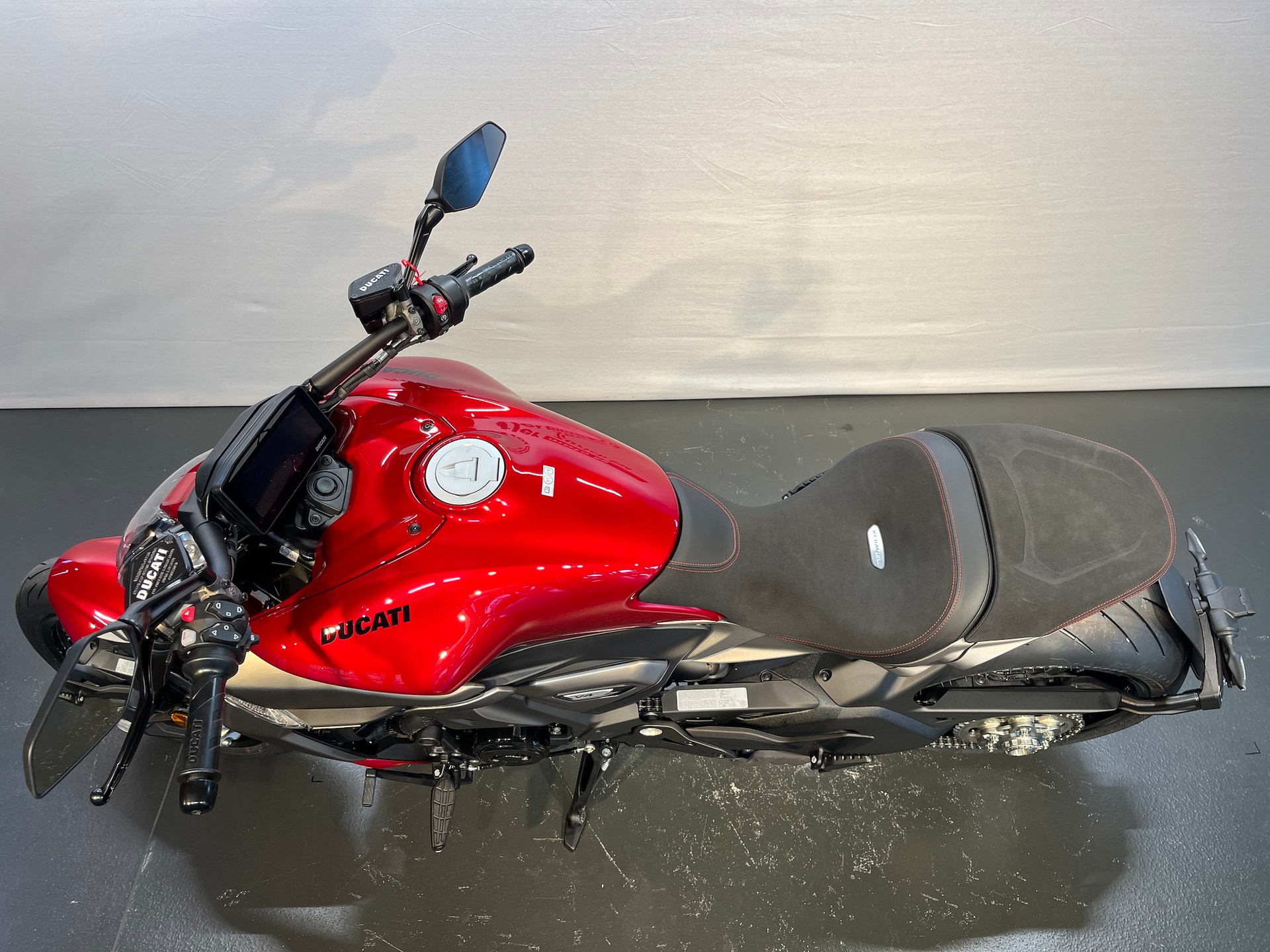 DUCATI X Diavel V4-image-4