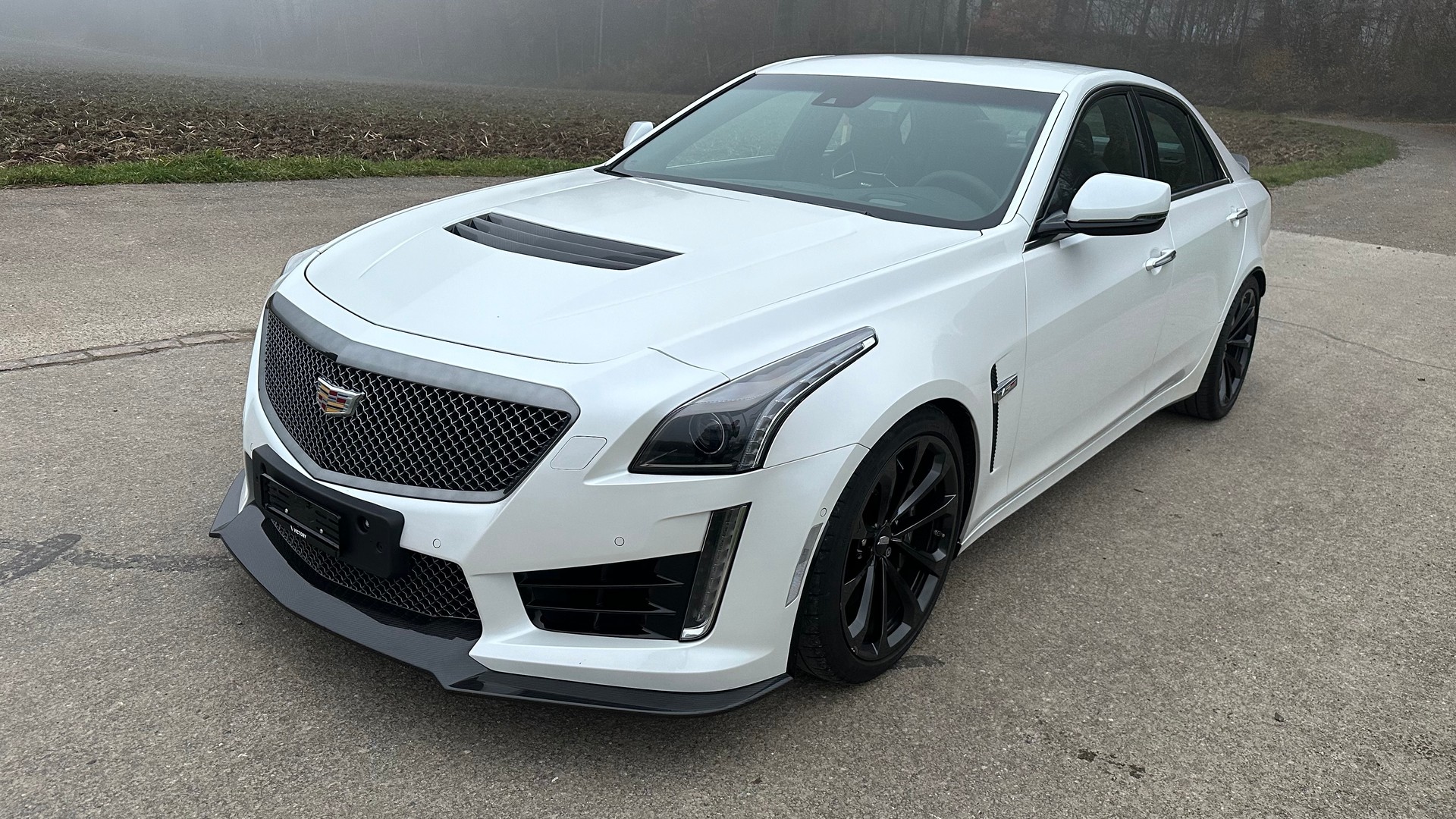 CADILLAC CTS-V Sedan 6.2 Supercharged Automatic