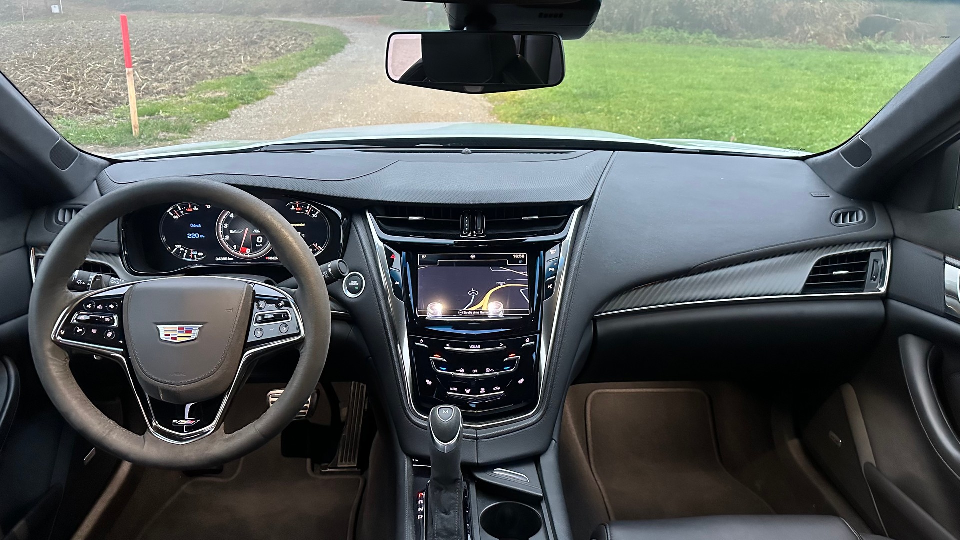 CADILLAC CTS-V Sedan 6.2 Supercharged Automatic-image-11