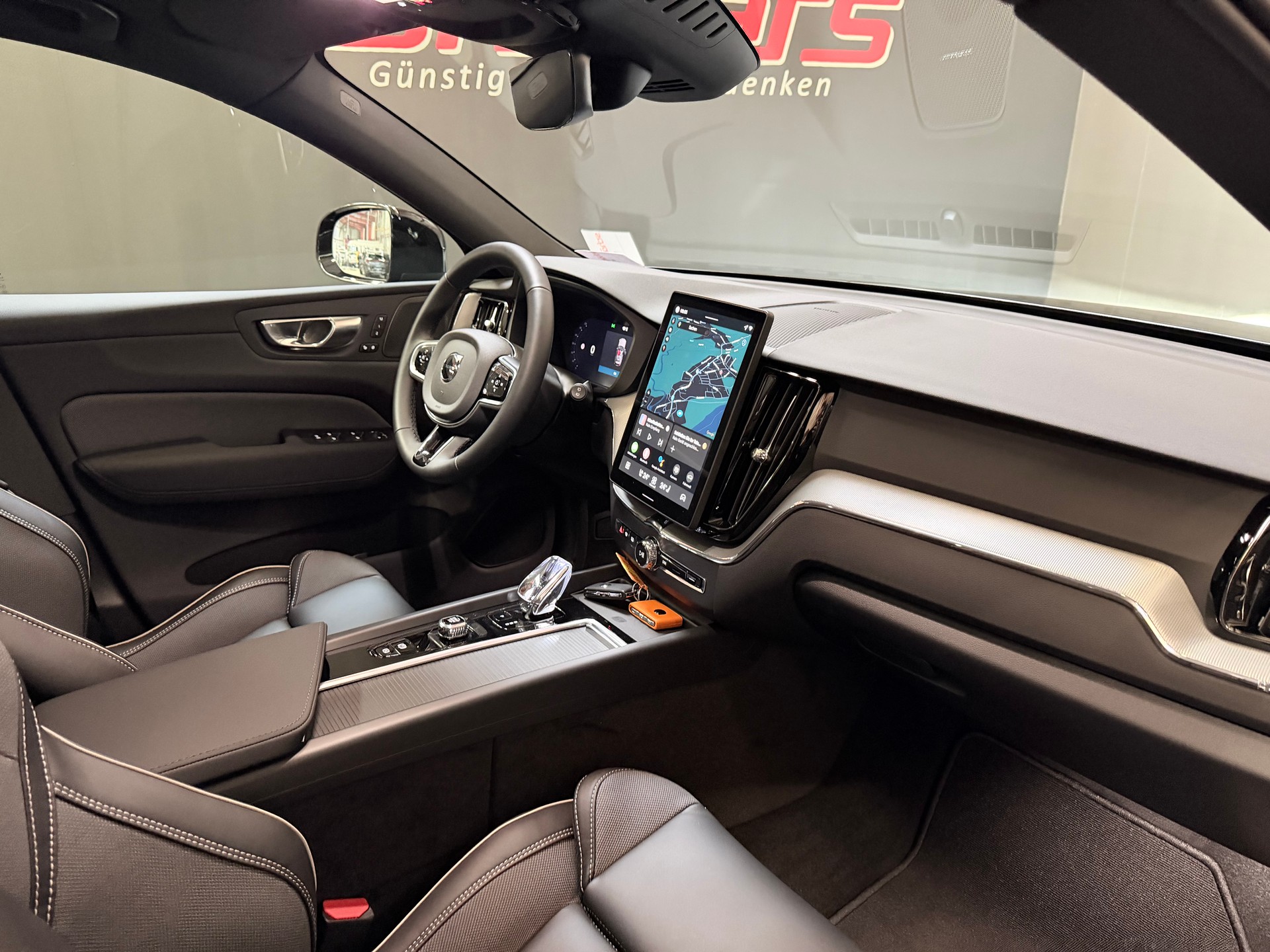 VOLVO MY26 XC60 T6 eAWD PluginHybrid Black Edition Geartronic-image-17