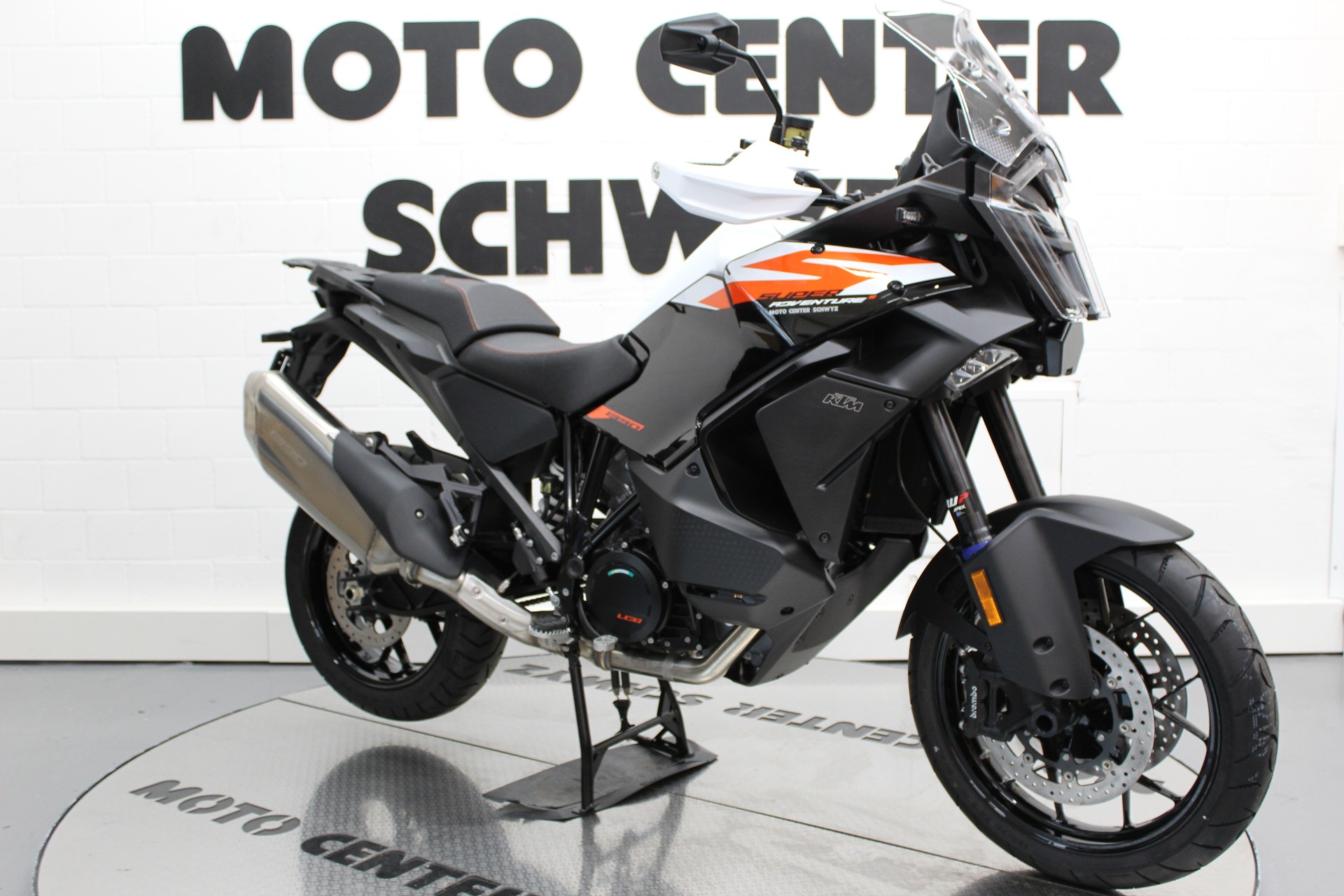 KTM 1390 Super Adventure S EVO-showroom-element-1