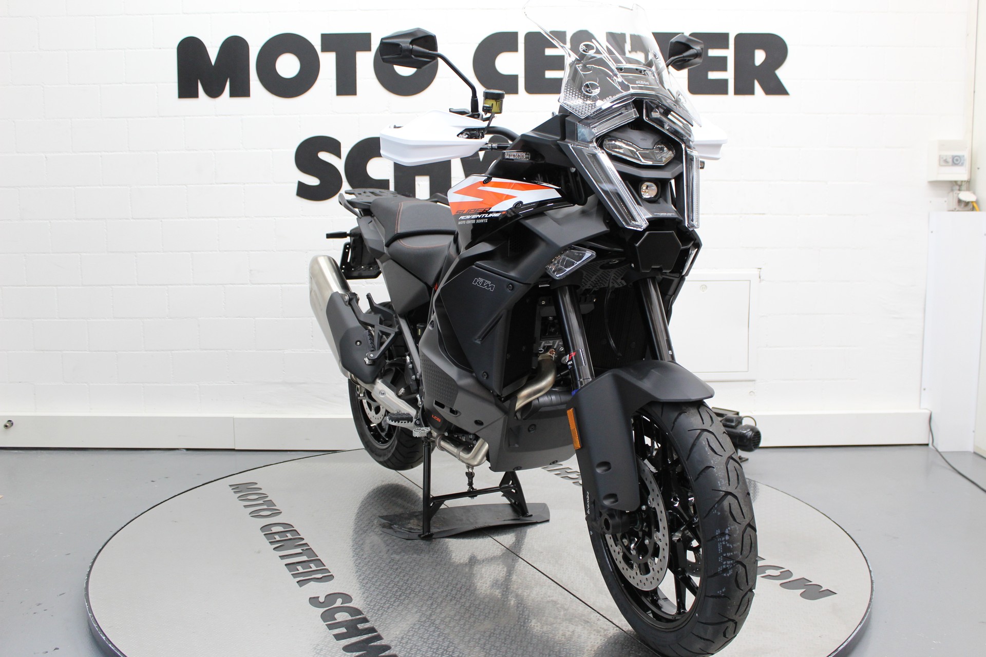KTM 1390 Super Adventure S EVO-showroom-element-2