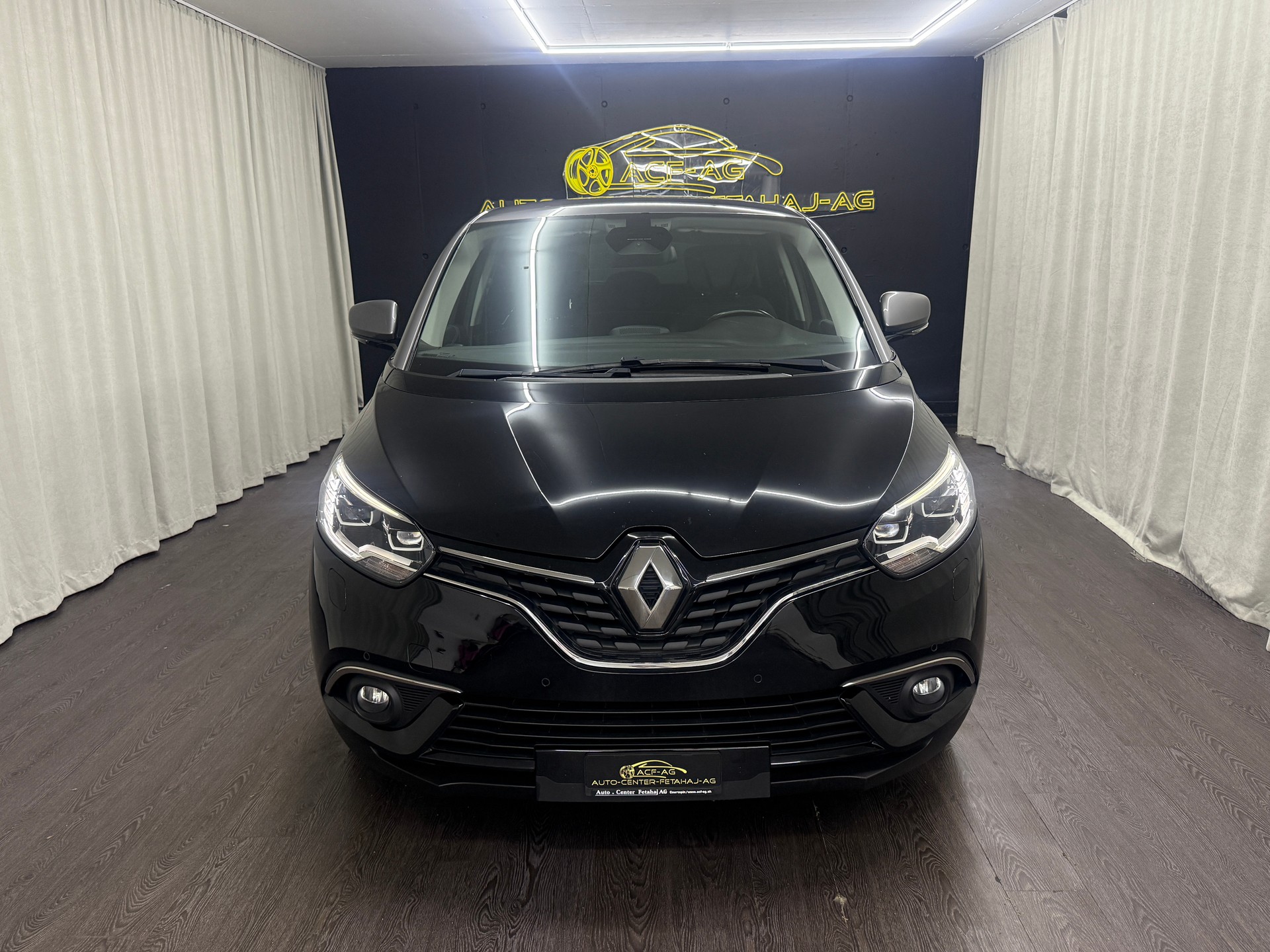 RENAULT Scénic 1.2 16V Turbo Bose-showroom-element-1