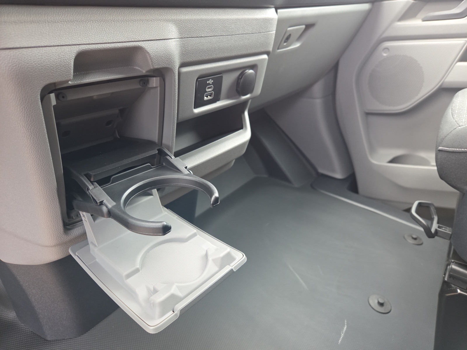 FORD E-Transit Custom Van 320 L1 Elektro Trend-image-6