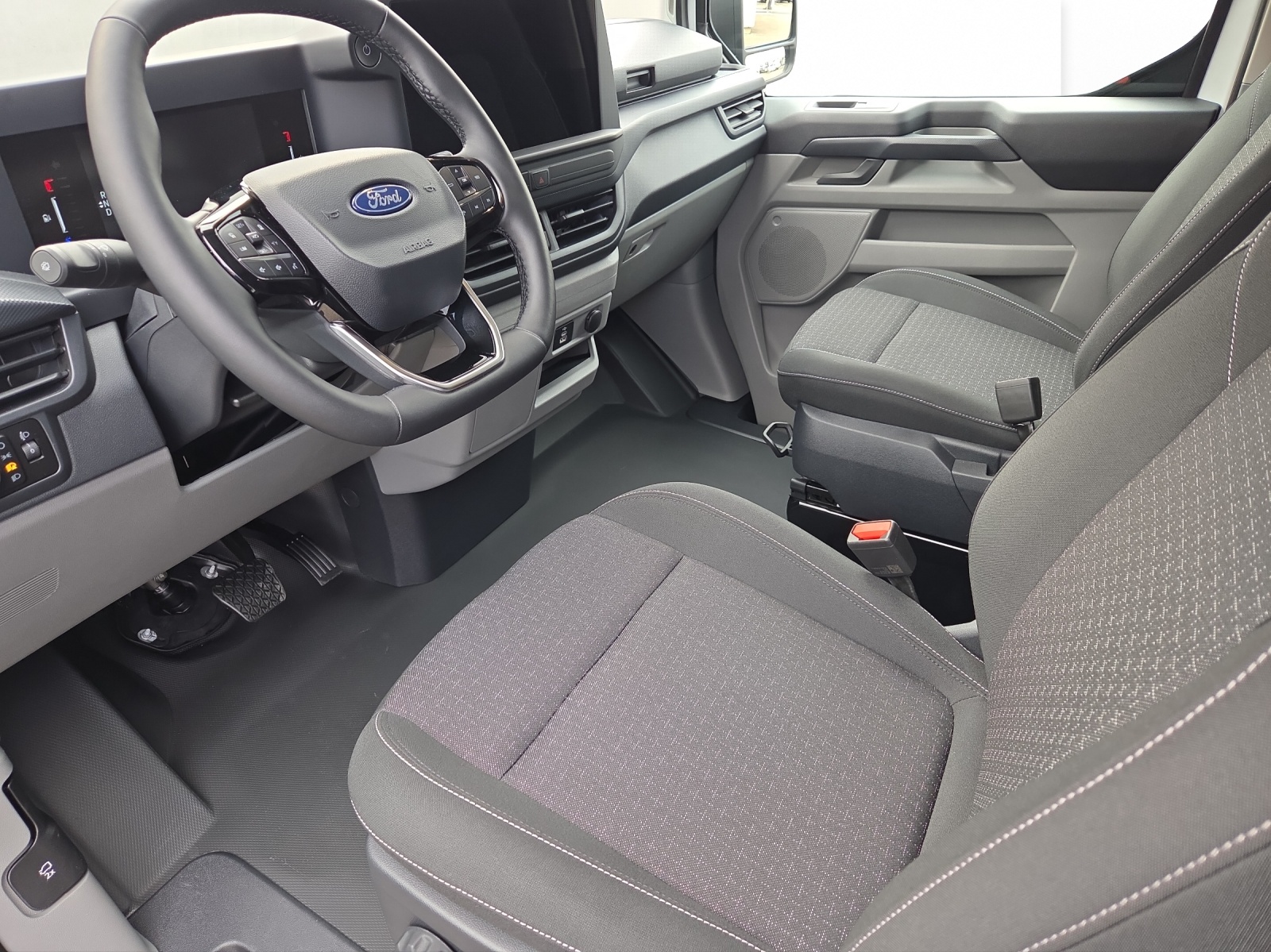FORD E-Transit Custom Van 320 L1 Elektro Trend-image-4
