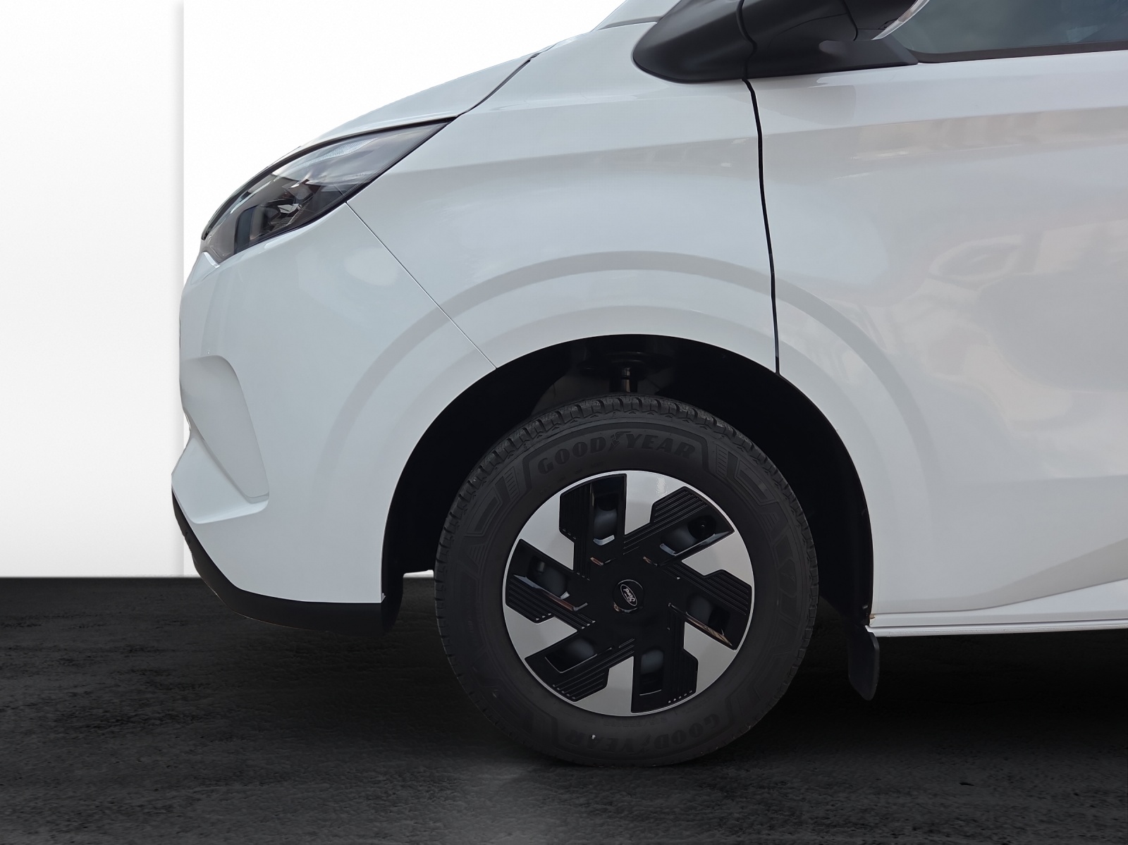 FORD E-Transit Custom Van 320 L1 Elektro Trend-image-11