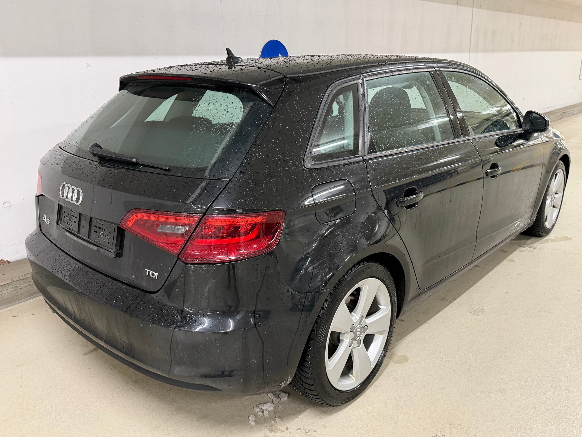 AUDI A3 Sportback 2.0 TDI Ambition-image-4
