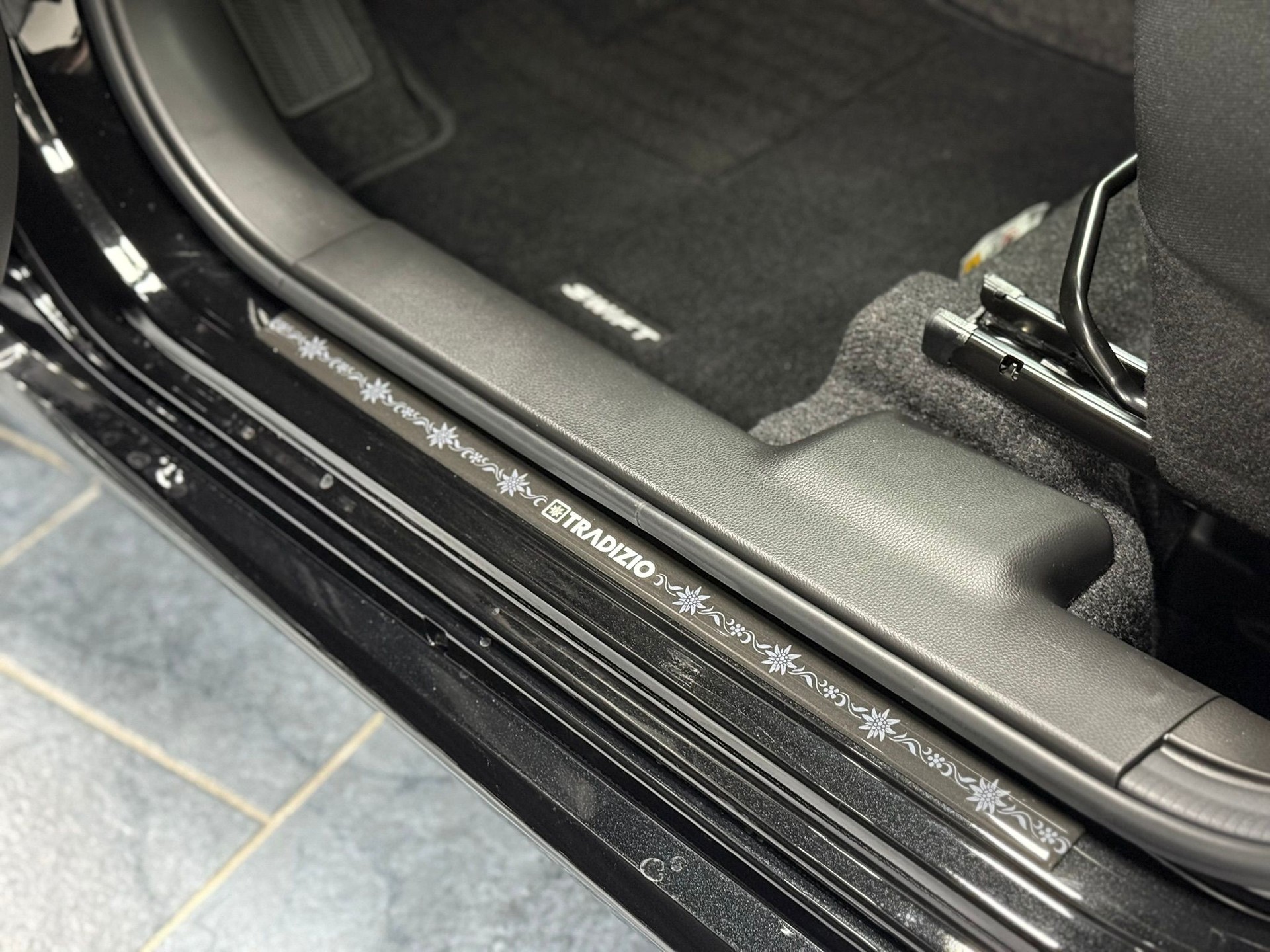 SUZUKI Swift 1.2 Tradizio Hybrid CVT-image-28