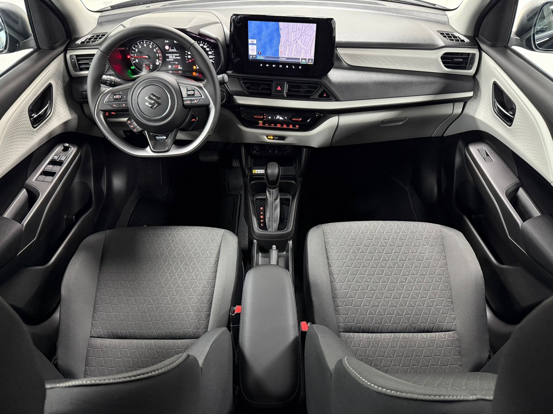 SUZUKI Swift 1.2 Tradizio Hybrid CVT-image-12