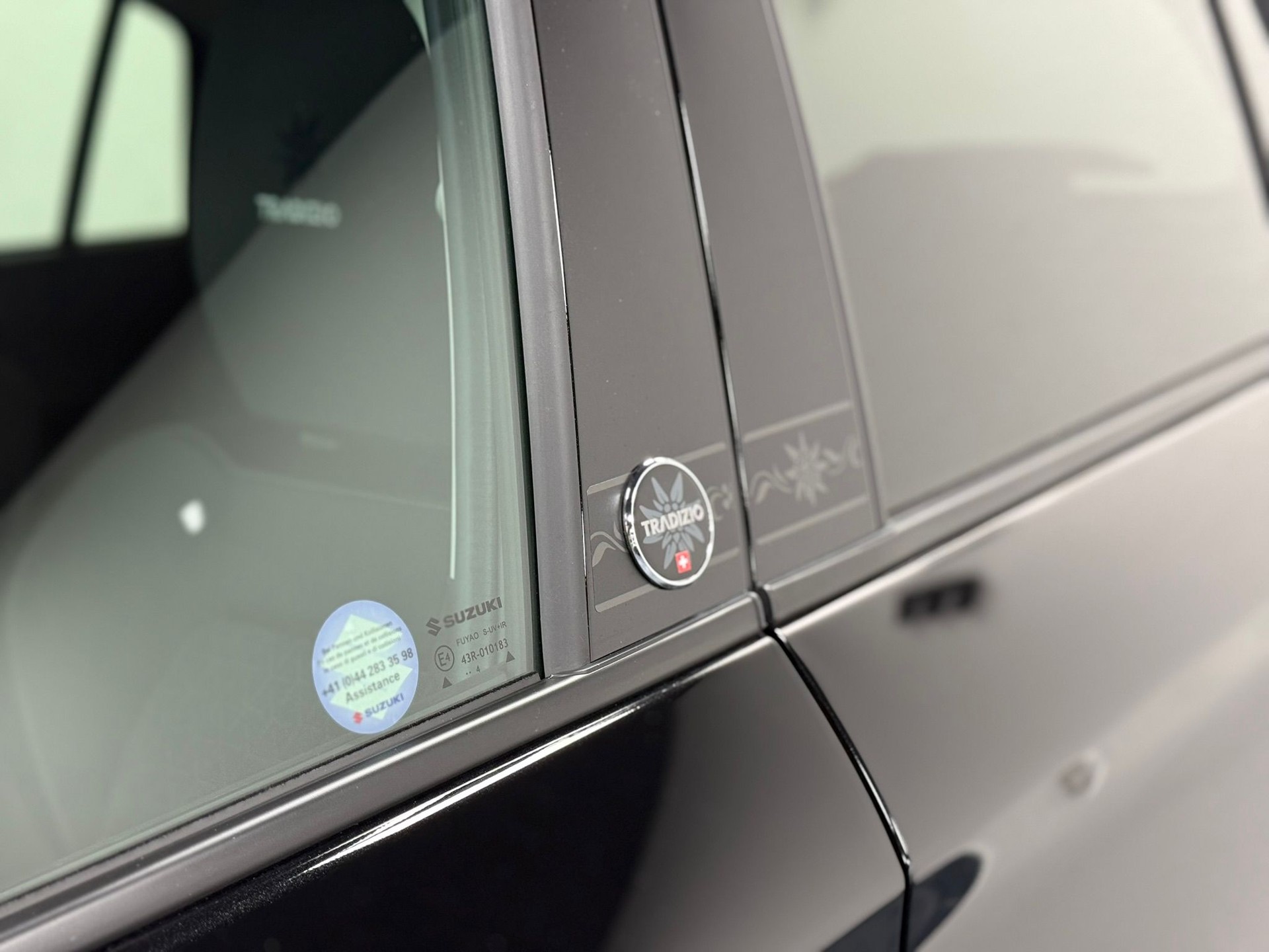 SUZUKI Swift 1.2 Tradizio Hybrid CVT-image-30