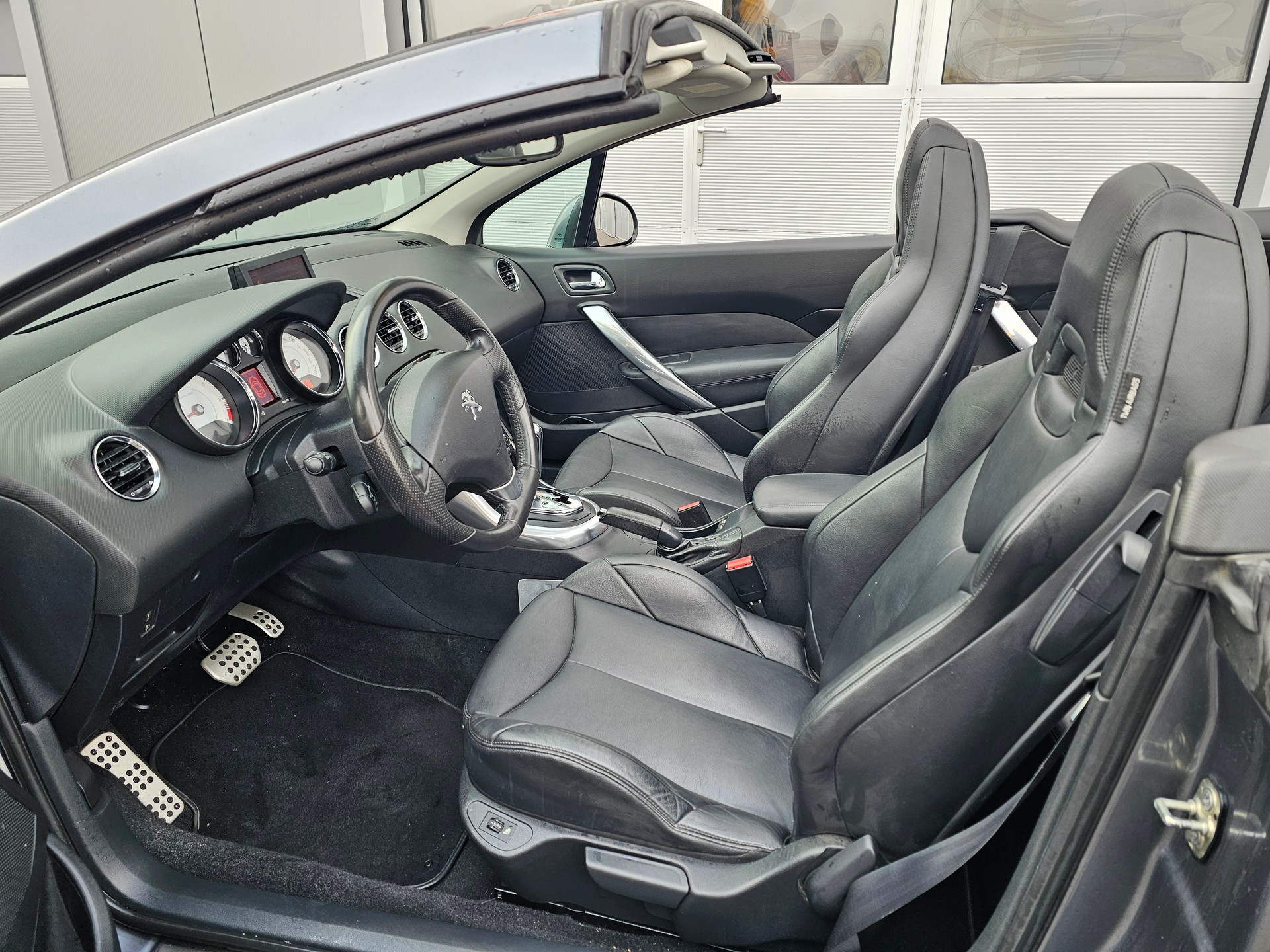PEUGEOT 308 CC 1.6 16V Turbo Allure Automatic-image-9
