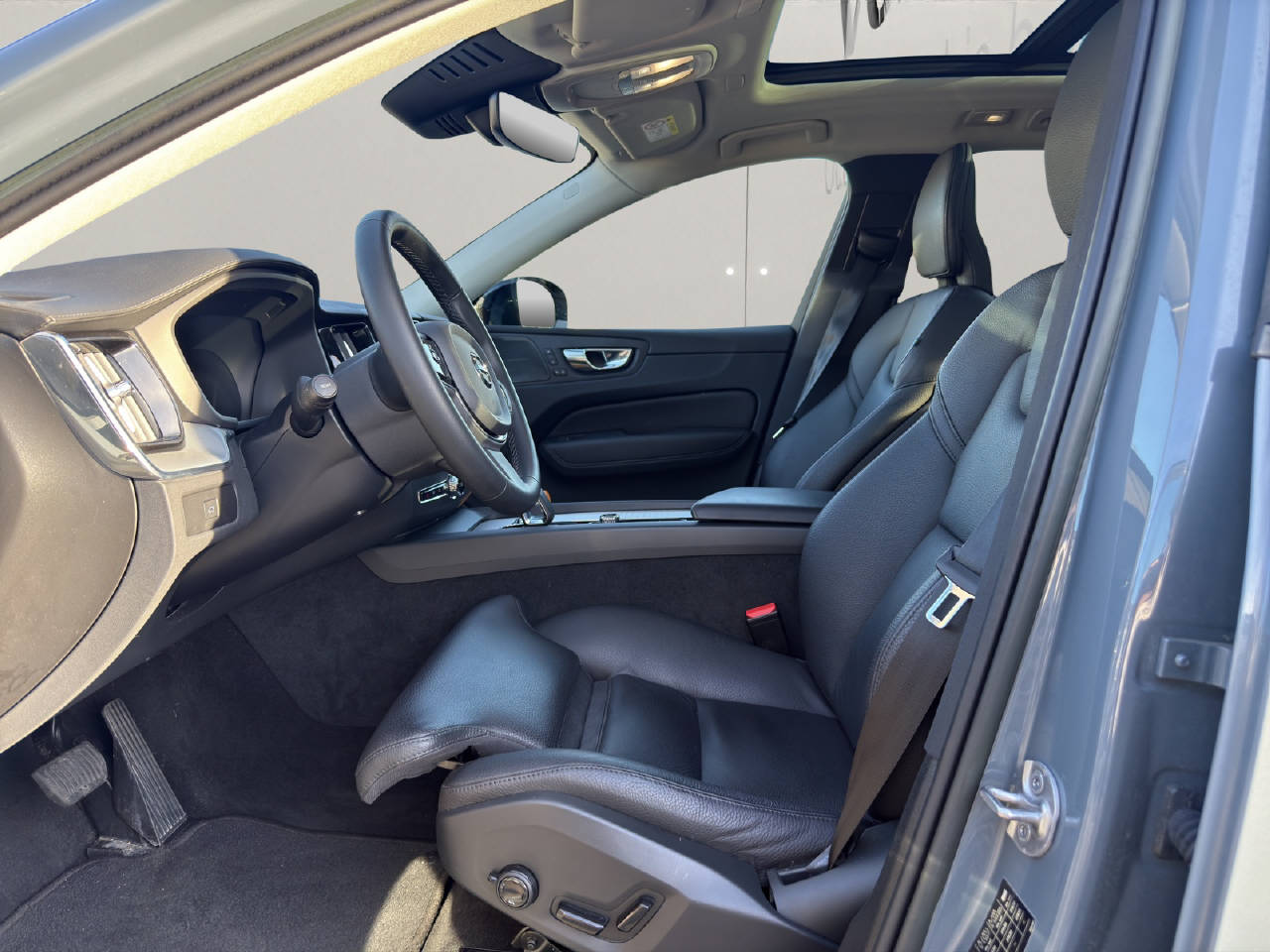 VOLVO XC60 2.0 B4 MH Ultimate Dark AWD .-image-11