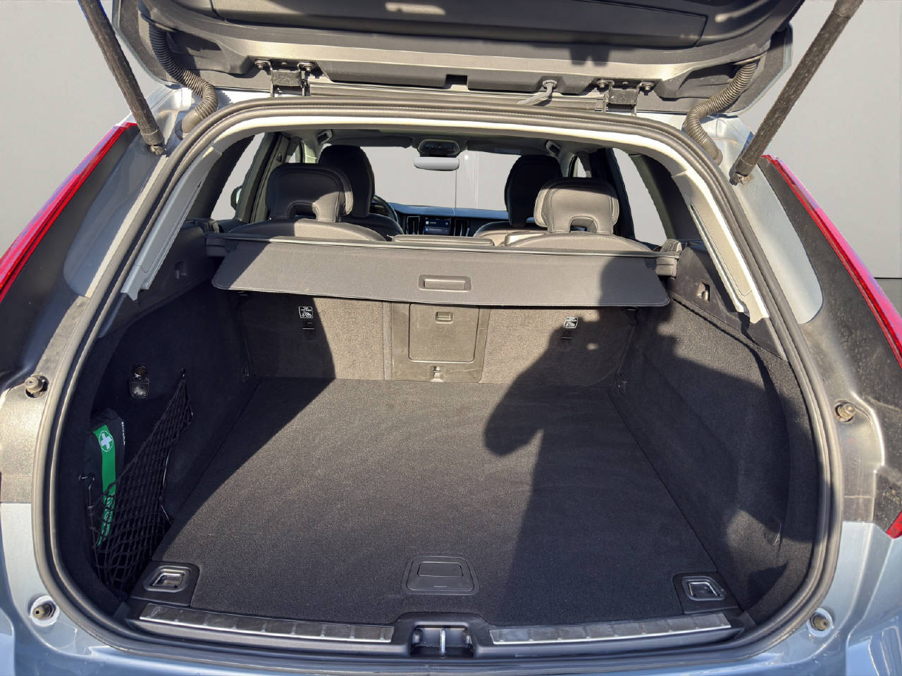 VOLVO XC60 2.0 B4 MH Ultimate Dark AWD .-image-8