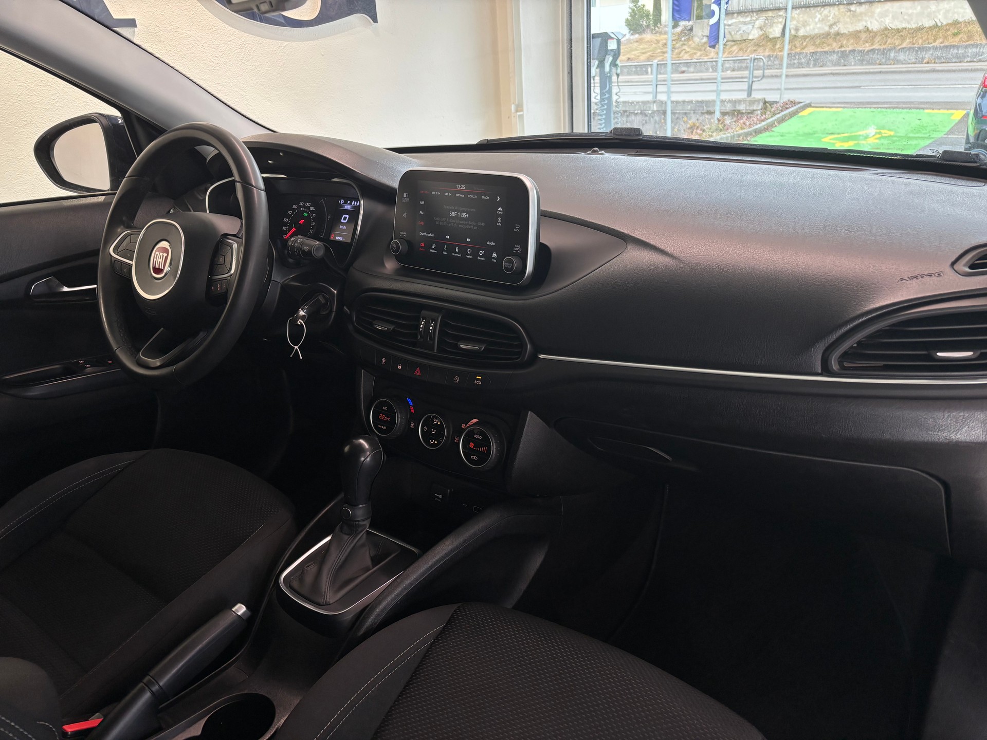 FIAT Tipo 1.6MJ Station Wagon Lounge DCT-image-8