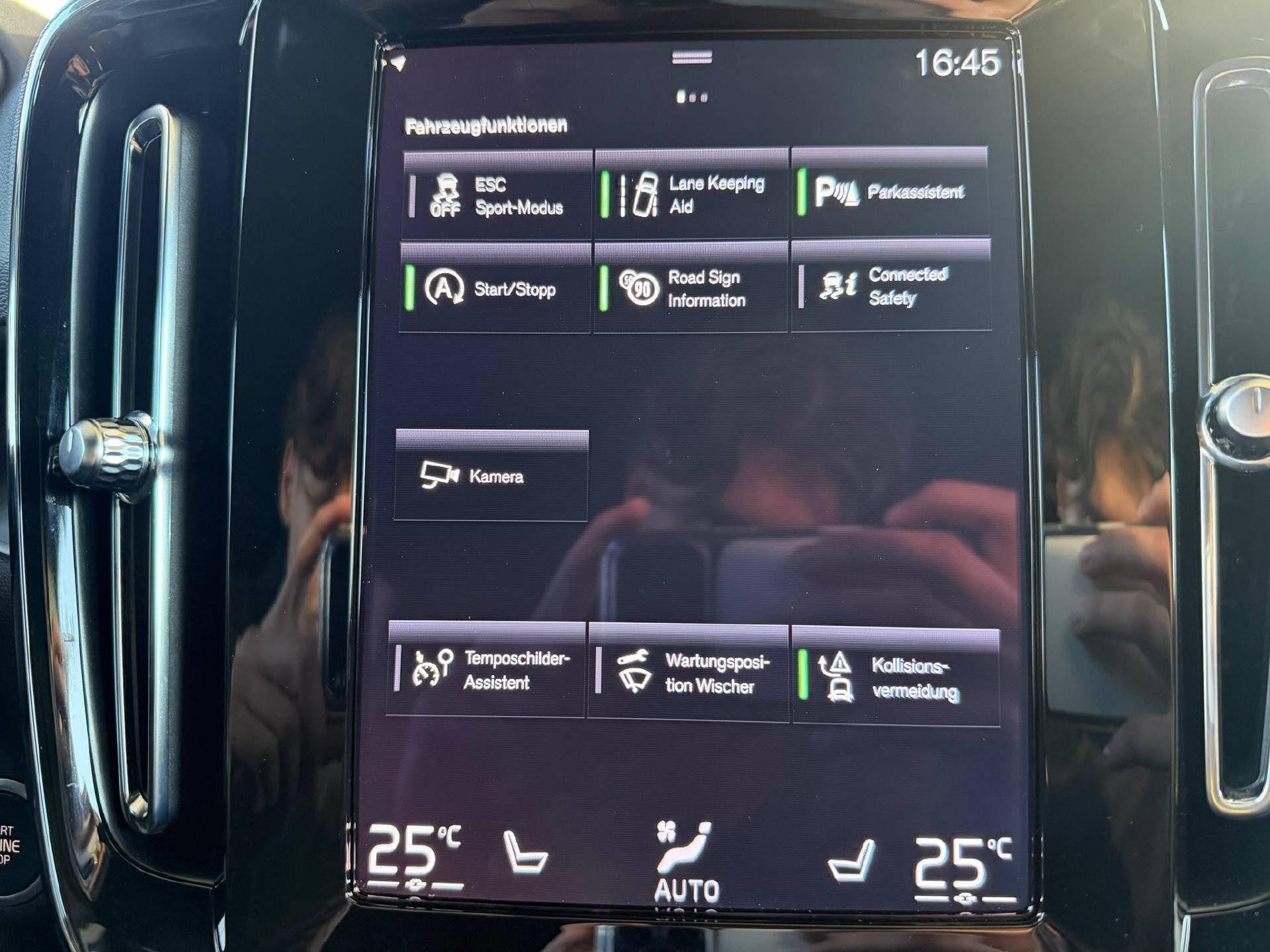 VOLVO XC40 1.5 T2 XCITE-image-15