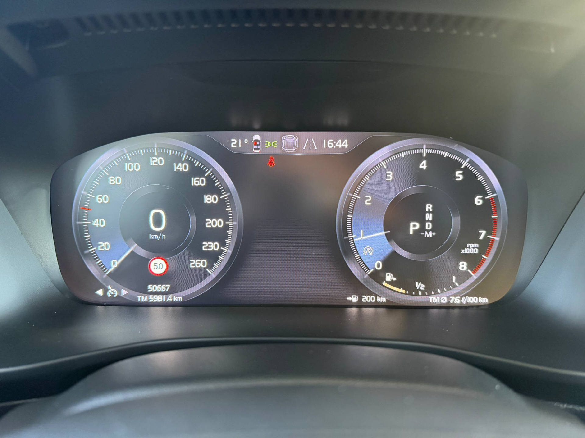 VOLVO XC40 1.5 T2 XCITE-image-8