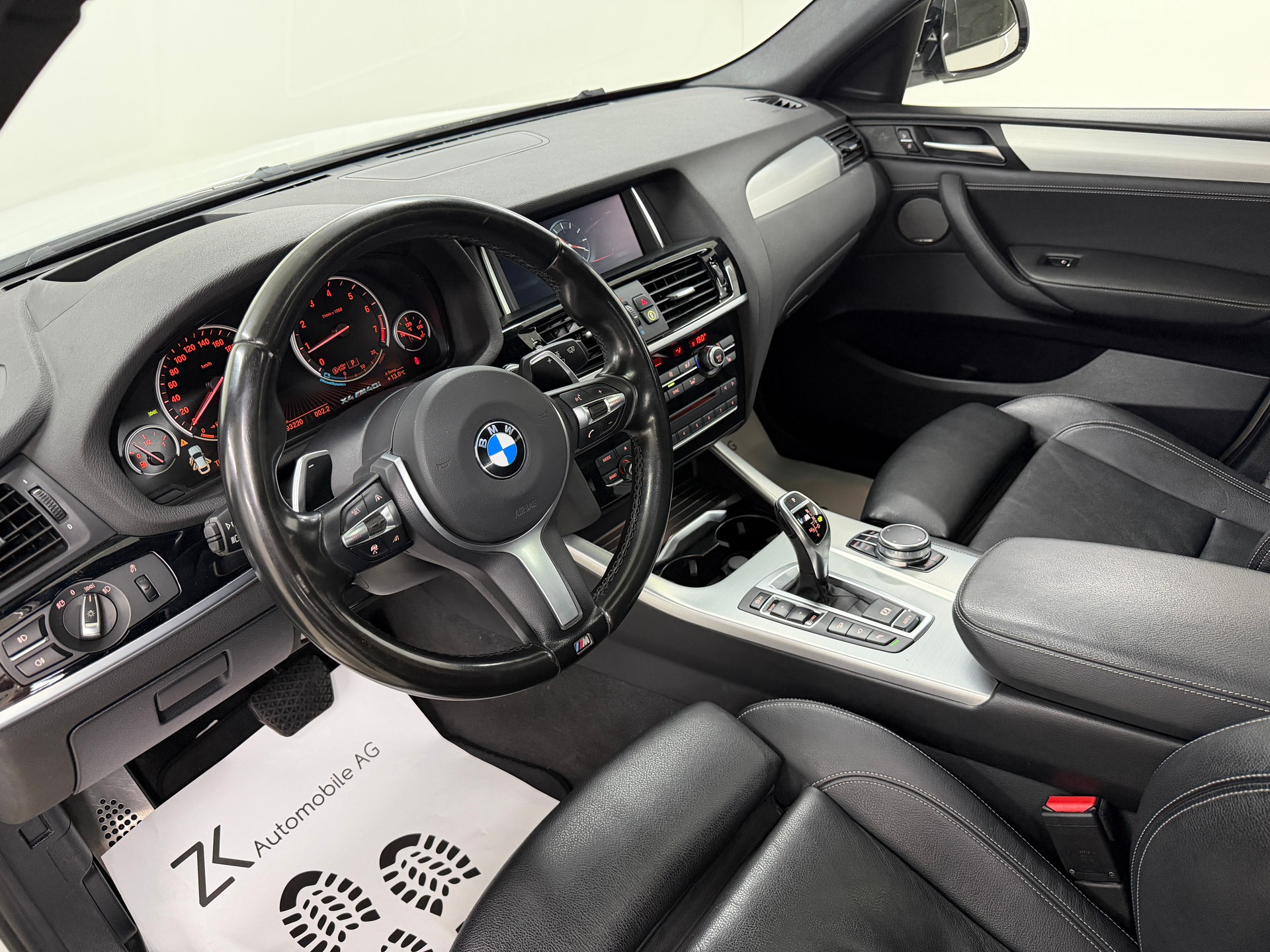 BMW X4 M40i 360PS ALPINWEISS Steptronic / 360° Kamera / Glasdach / Komfortzugang / Leder / Head-Up-Display /-image-6