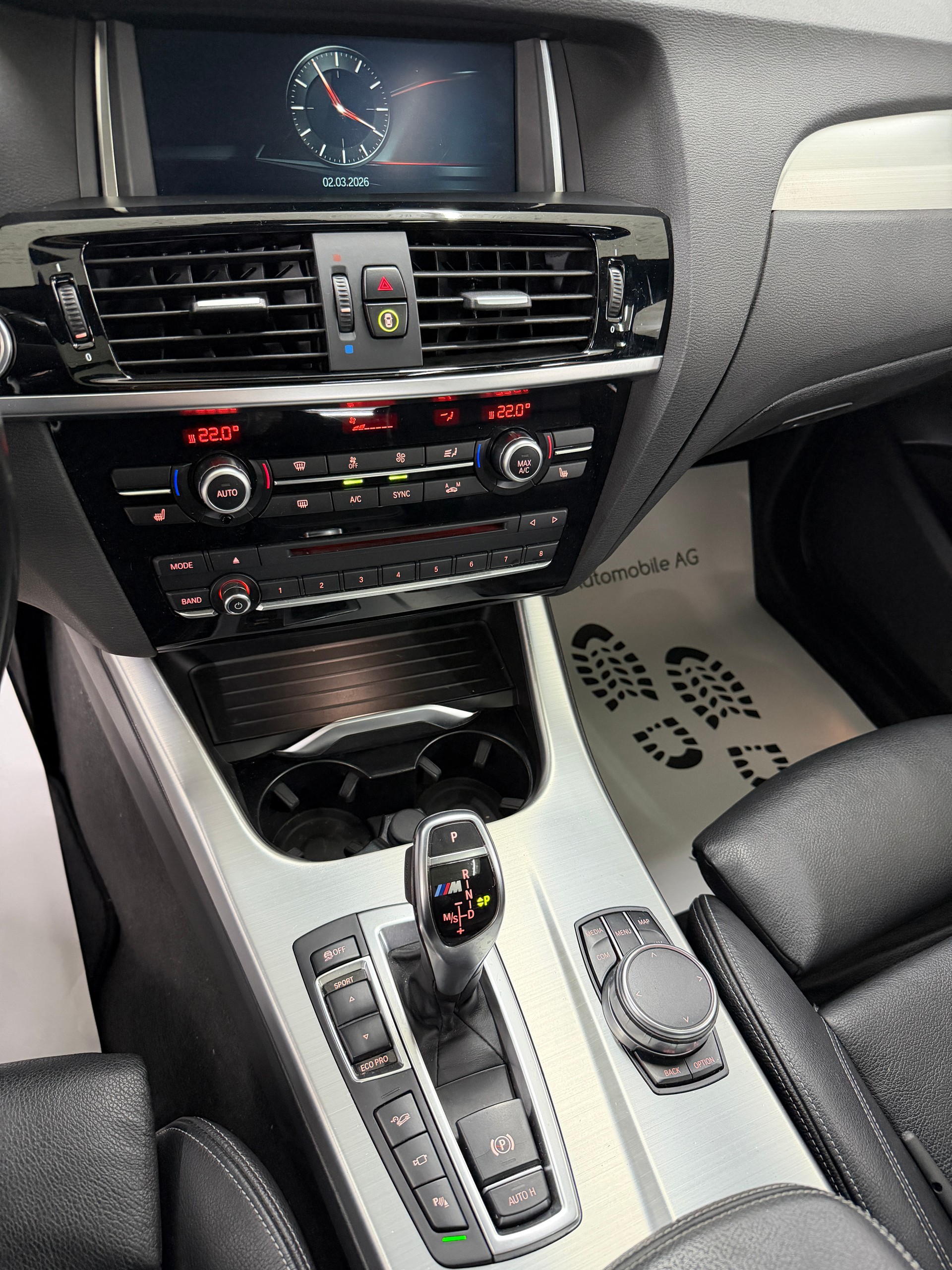 BMW X4 M40i 360PS ALPINWEISS Steptronic / 360° Kamera / Glasdach / Komfortzugang / Leder / Head-Up-Display /-image-17