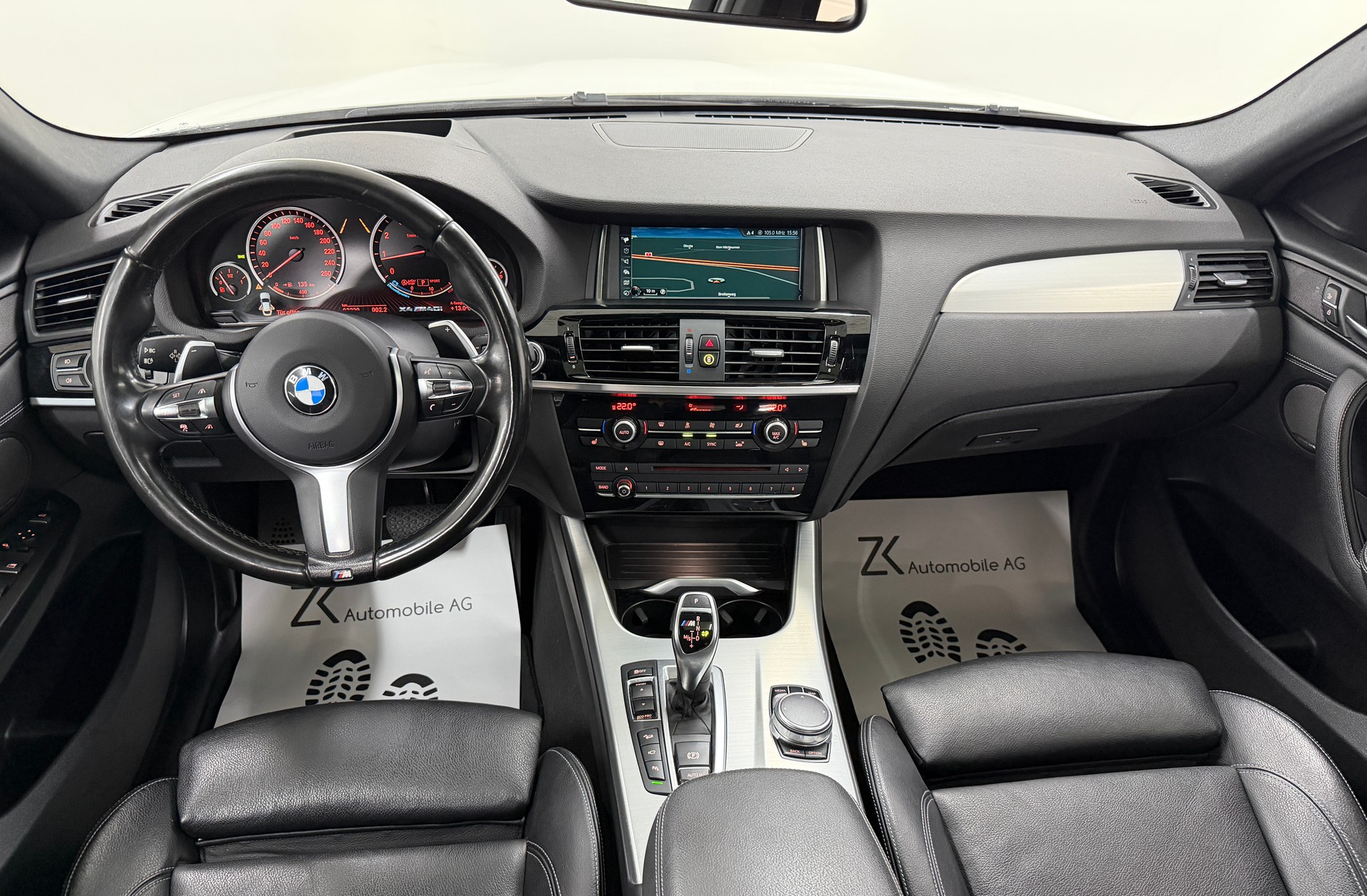BMW X4 M40i 360PS ALPINWEISS Steptronic / 360° Kamera / Glasdach / Komfortzugang / Leder / Head-Up-Display /-image-10