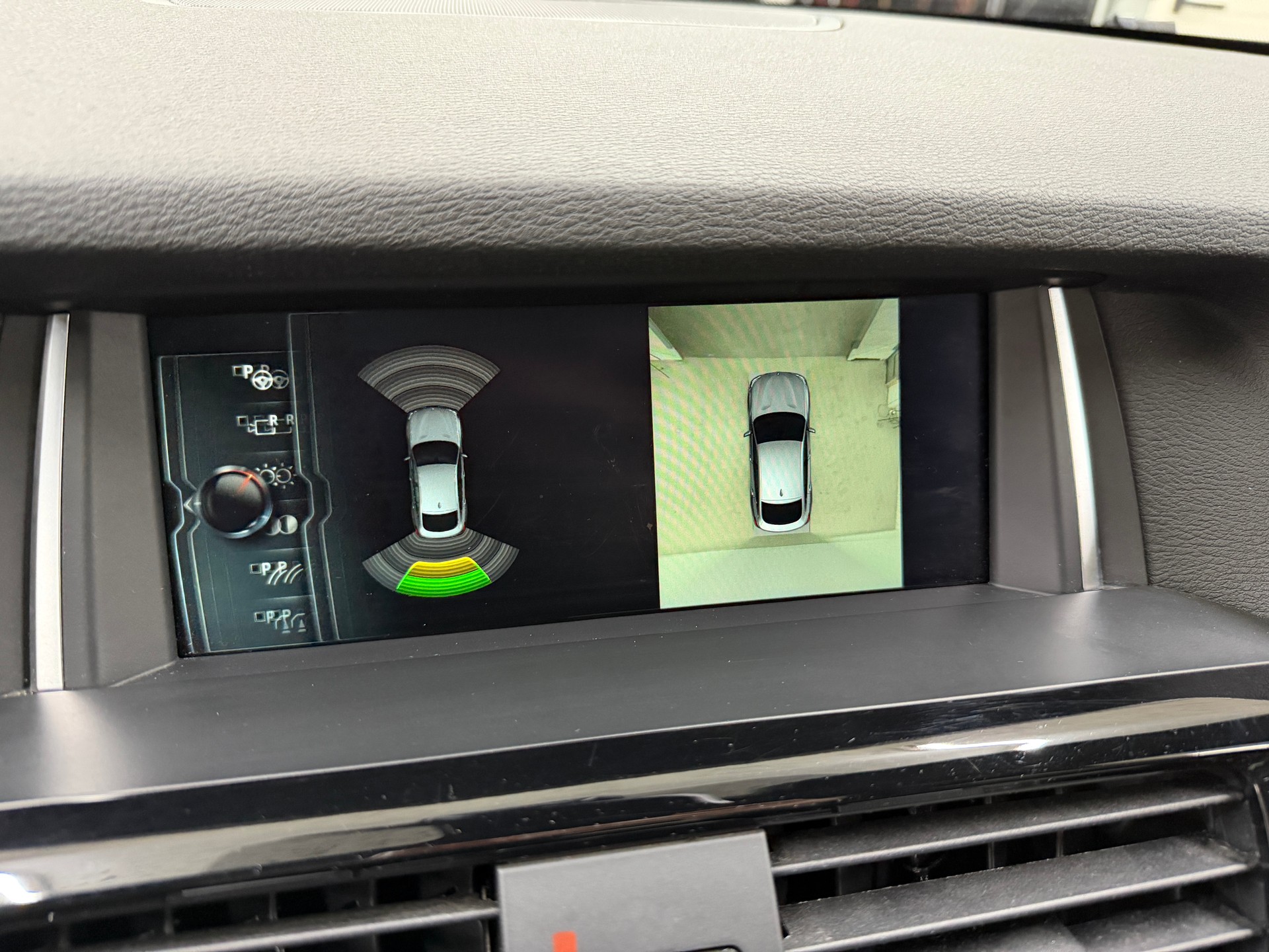 BMW X4 M40i 360PS ALPINWEISS Steptronic / 360° Kamera / Glasdach / Komfortzugang / Leder / Head-Up-Display /-image-13