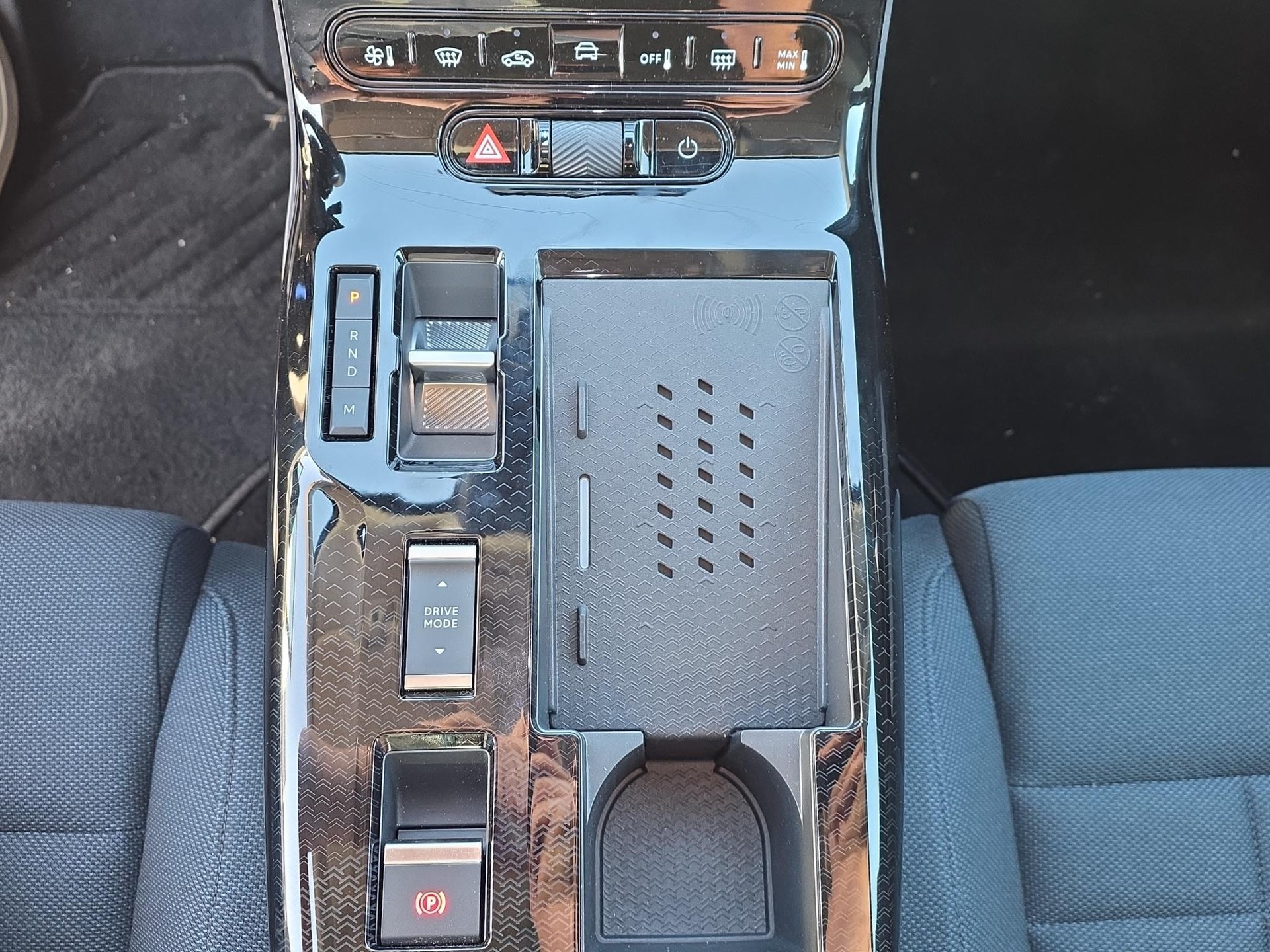CITROEN C5 Aircross 1.2 Hybrid Plus-image-12