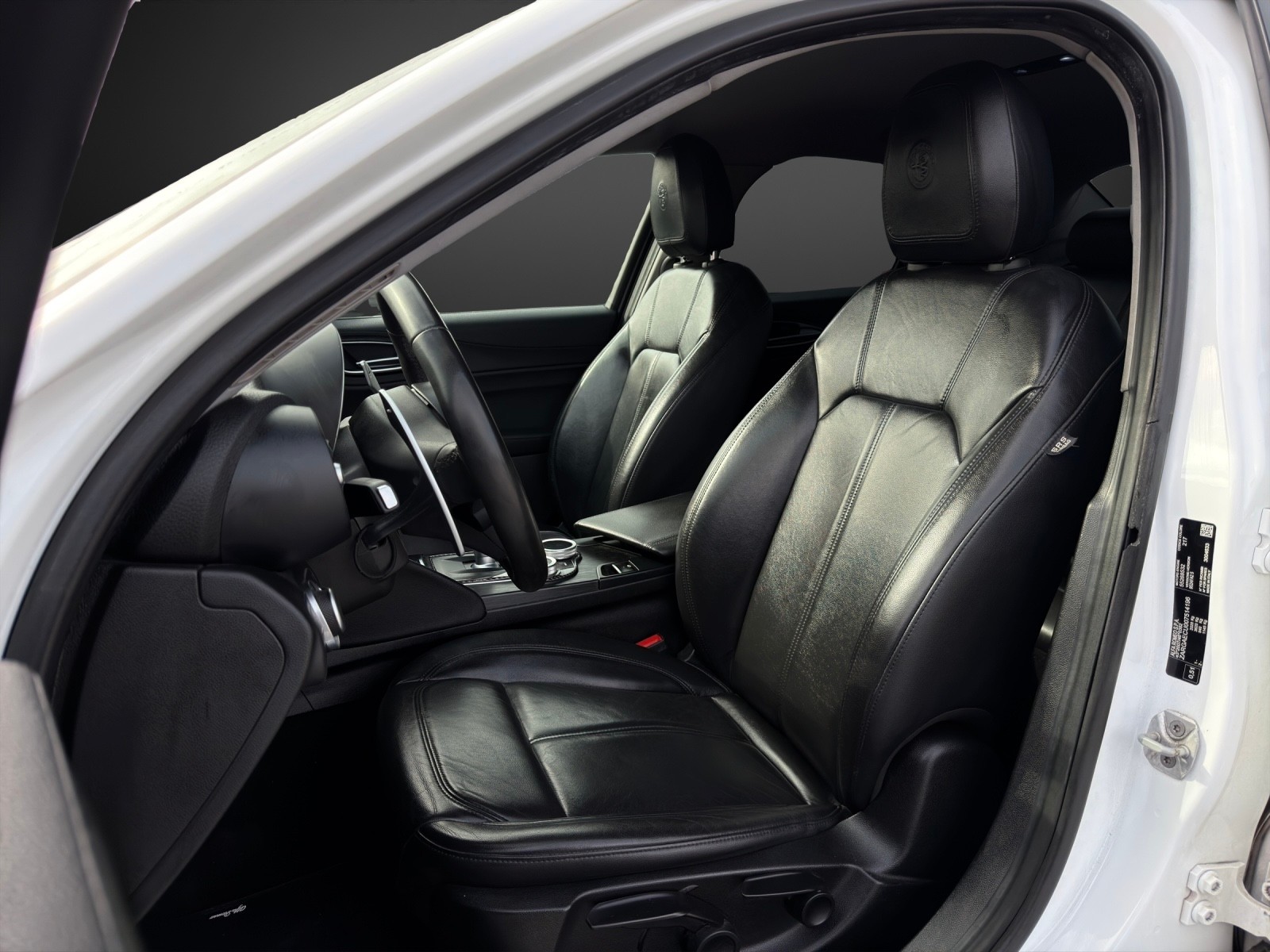 ALFA ROMEO Giulia 2.2 JTDM Super Automatic-image-6