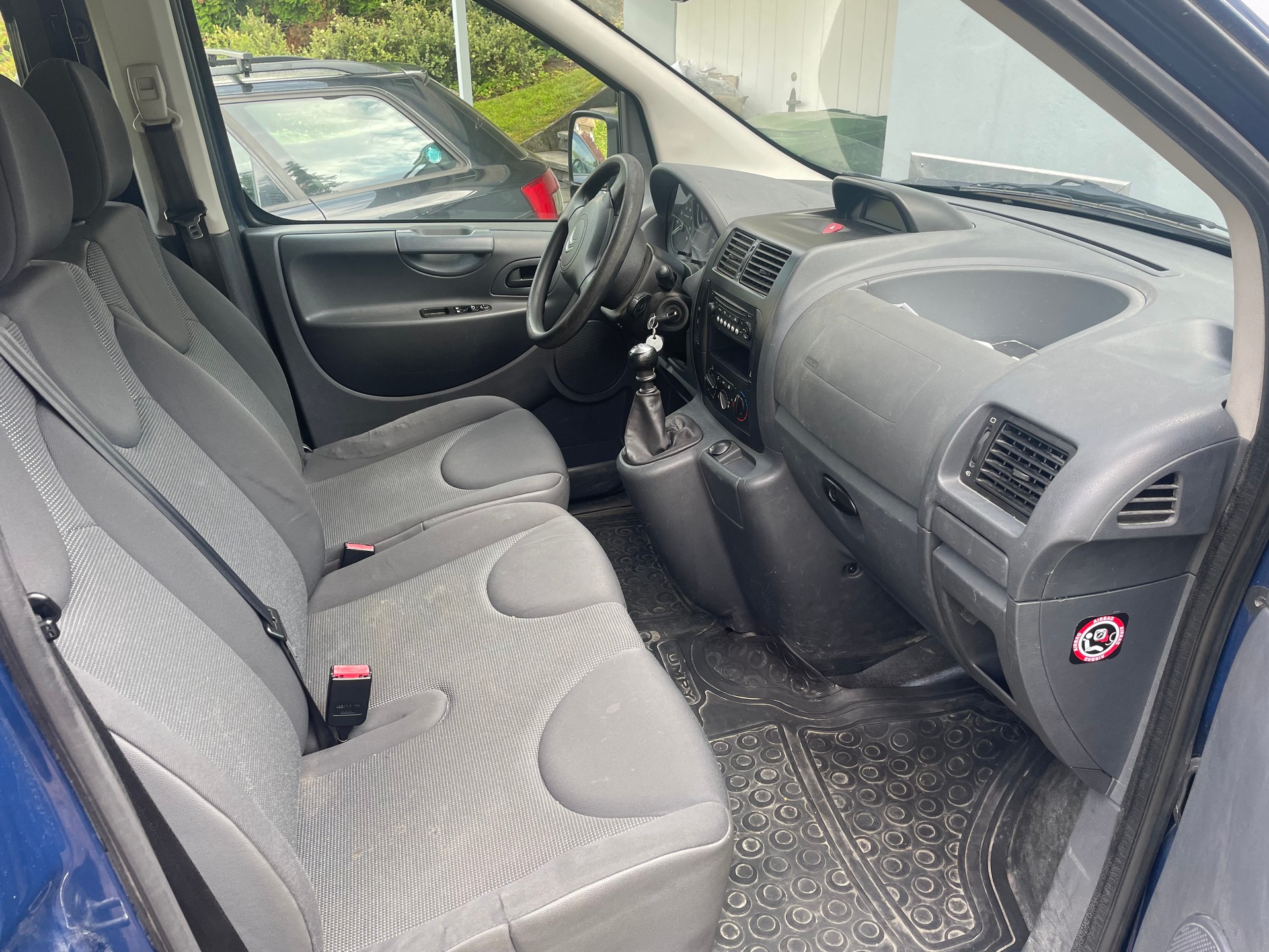 CITROEN Jumpy 2.0 HDi L2H1 Attraction-image-5