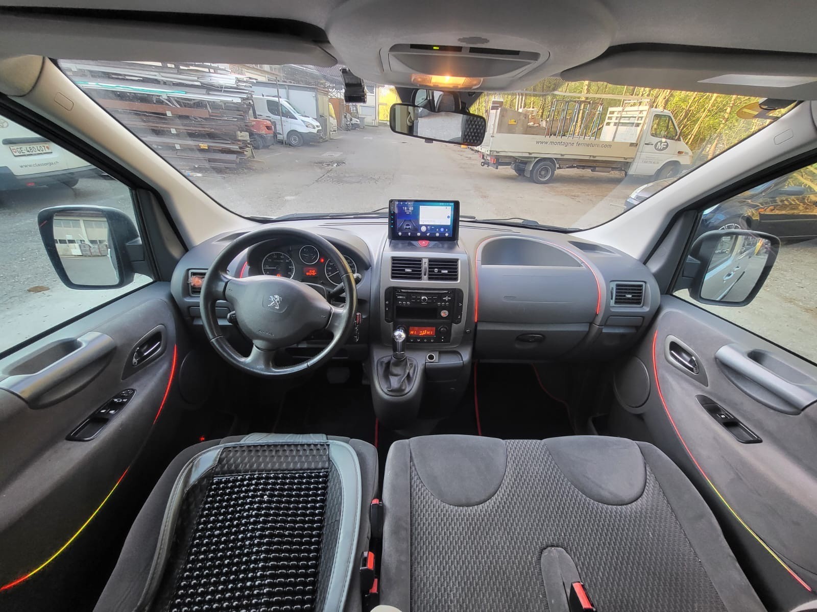 PEUGEOT Expert Tepee 2.0 HDi A Shuttle L2-image-12