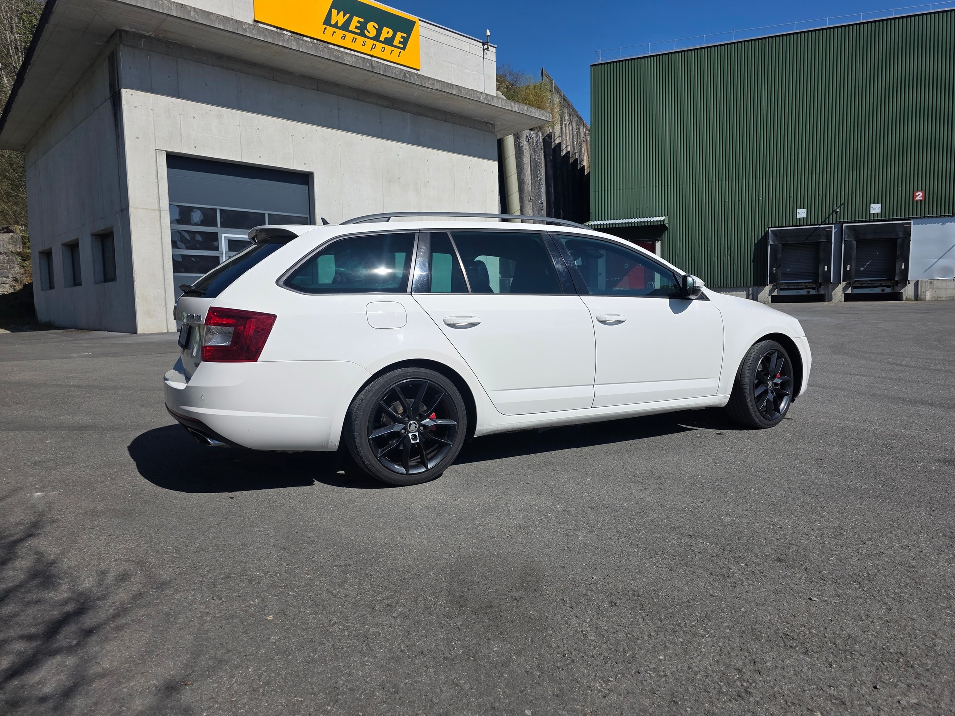 SKODA Octavia Combi 2.0 TSI RS DSG-image-12