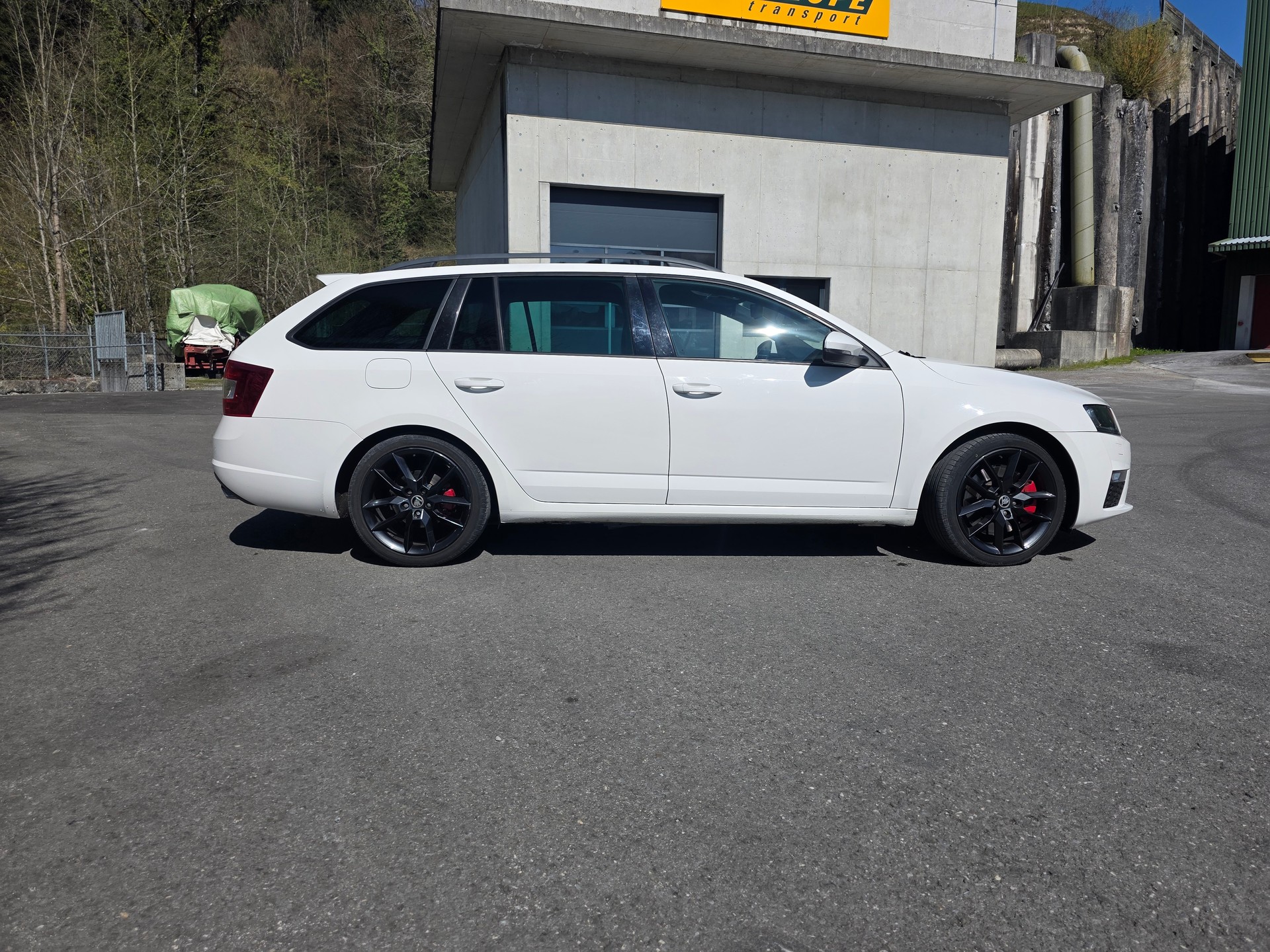 SKODA Octavia Combi 2.0 TSI RS DSG-image-10