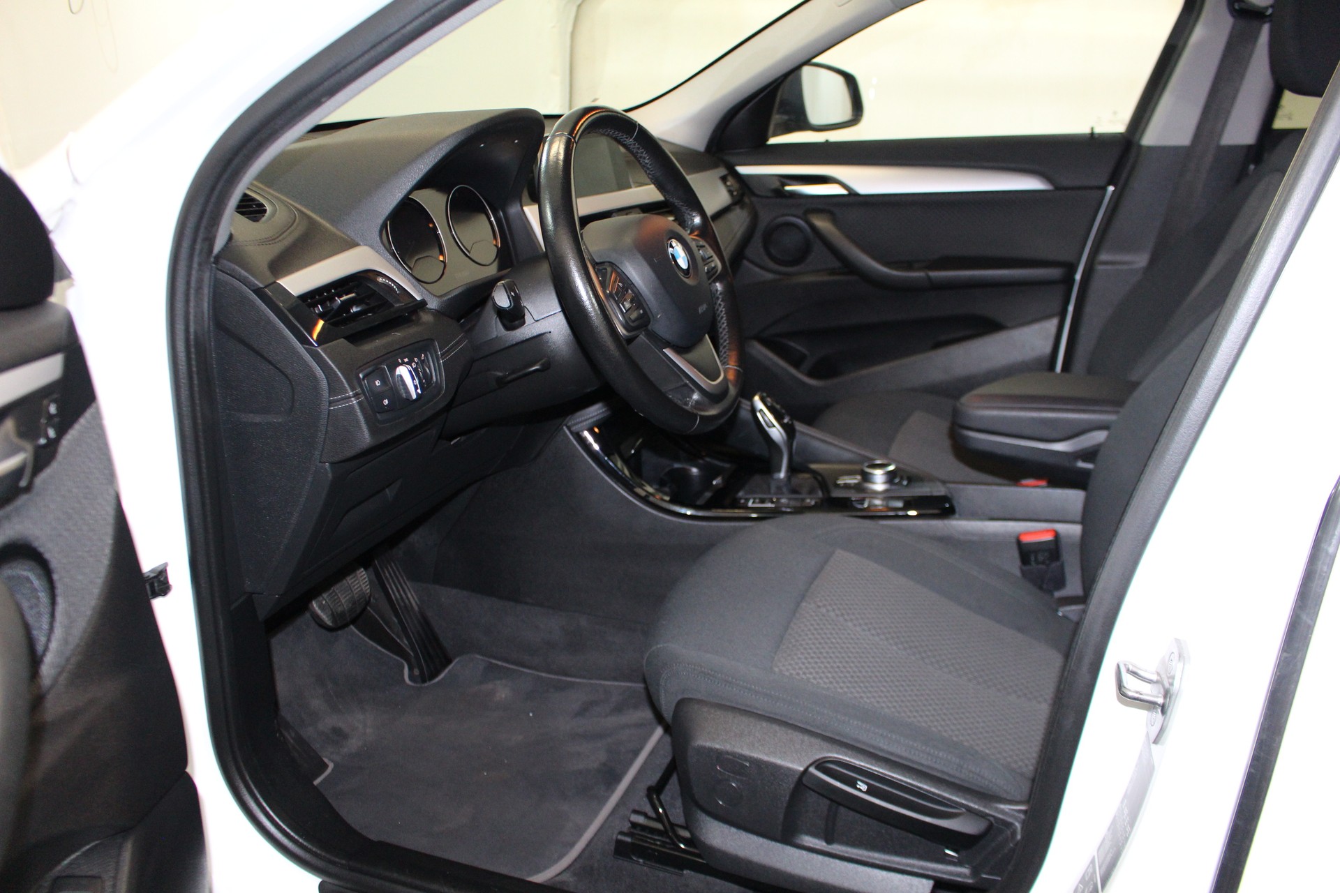BMW X2 18d xDrive-image-6