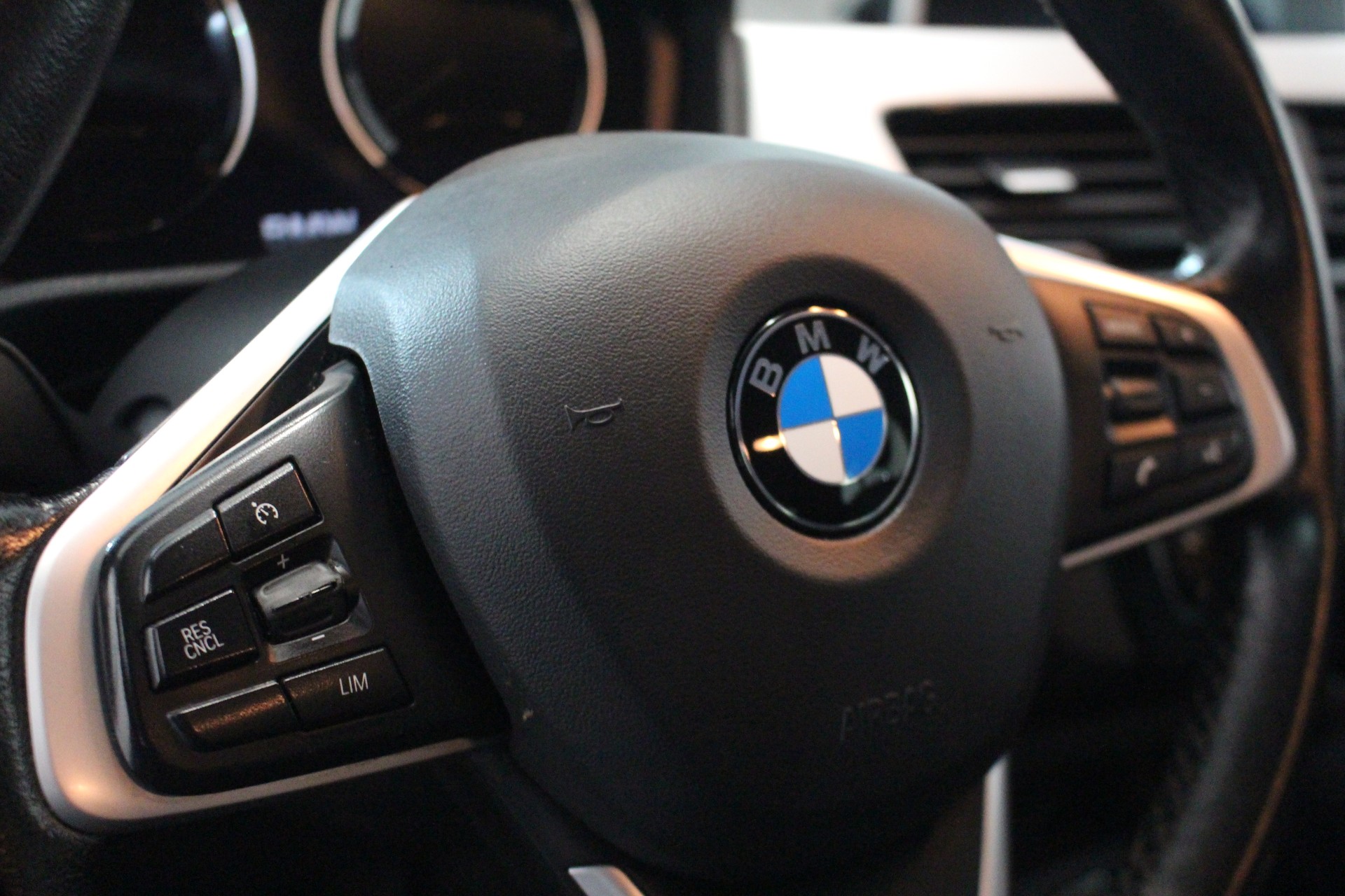 BMW X2 18d xDrive-image-13